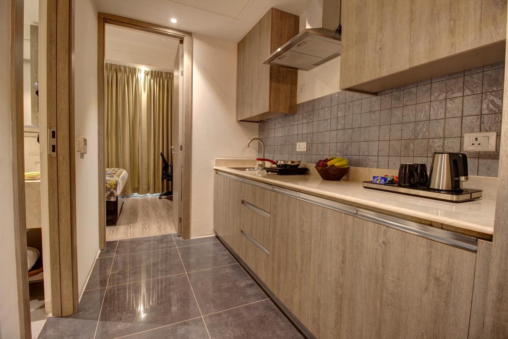 Hotel Rhythm Gurugram & Suites, Sohna Road