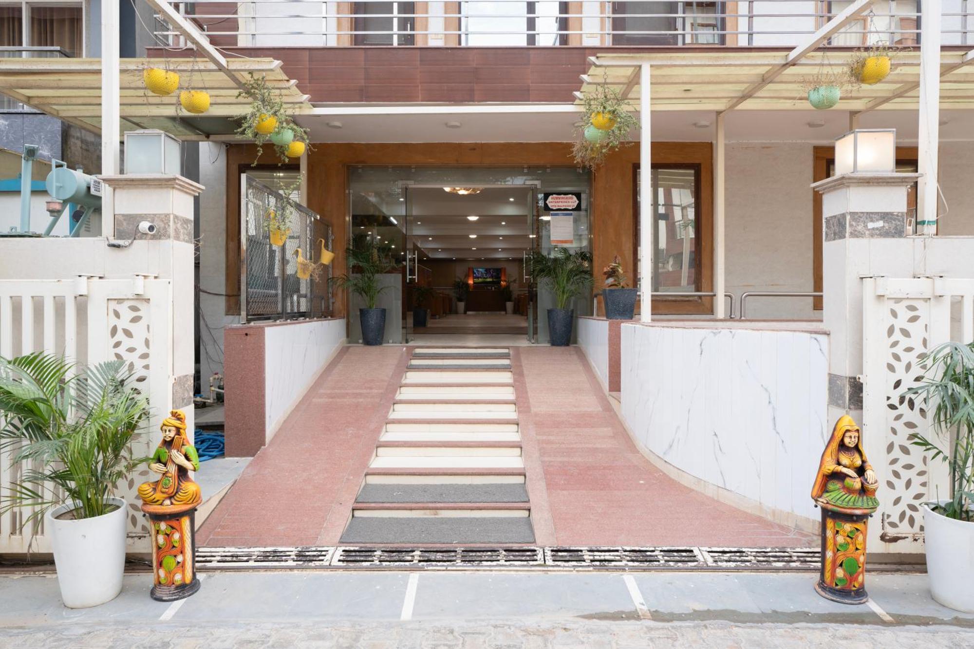 The Lodgers & Banquet Sector 38 Medicity Hotel Gurgaon