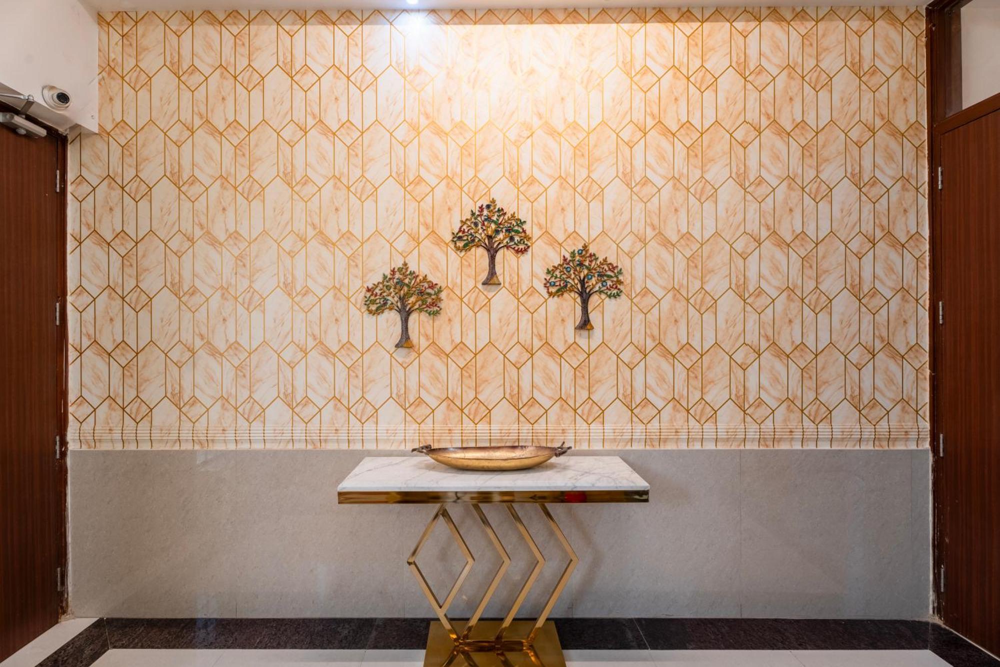 Apartment Serviced Near Medanta Hospital Medicity By The Lodgers