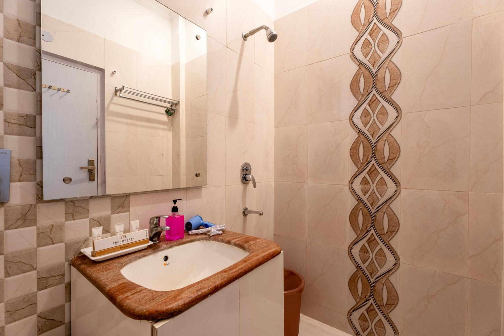 Serviced Near Medanta Hospital Medicity By The Lodgers *