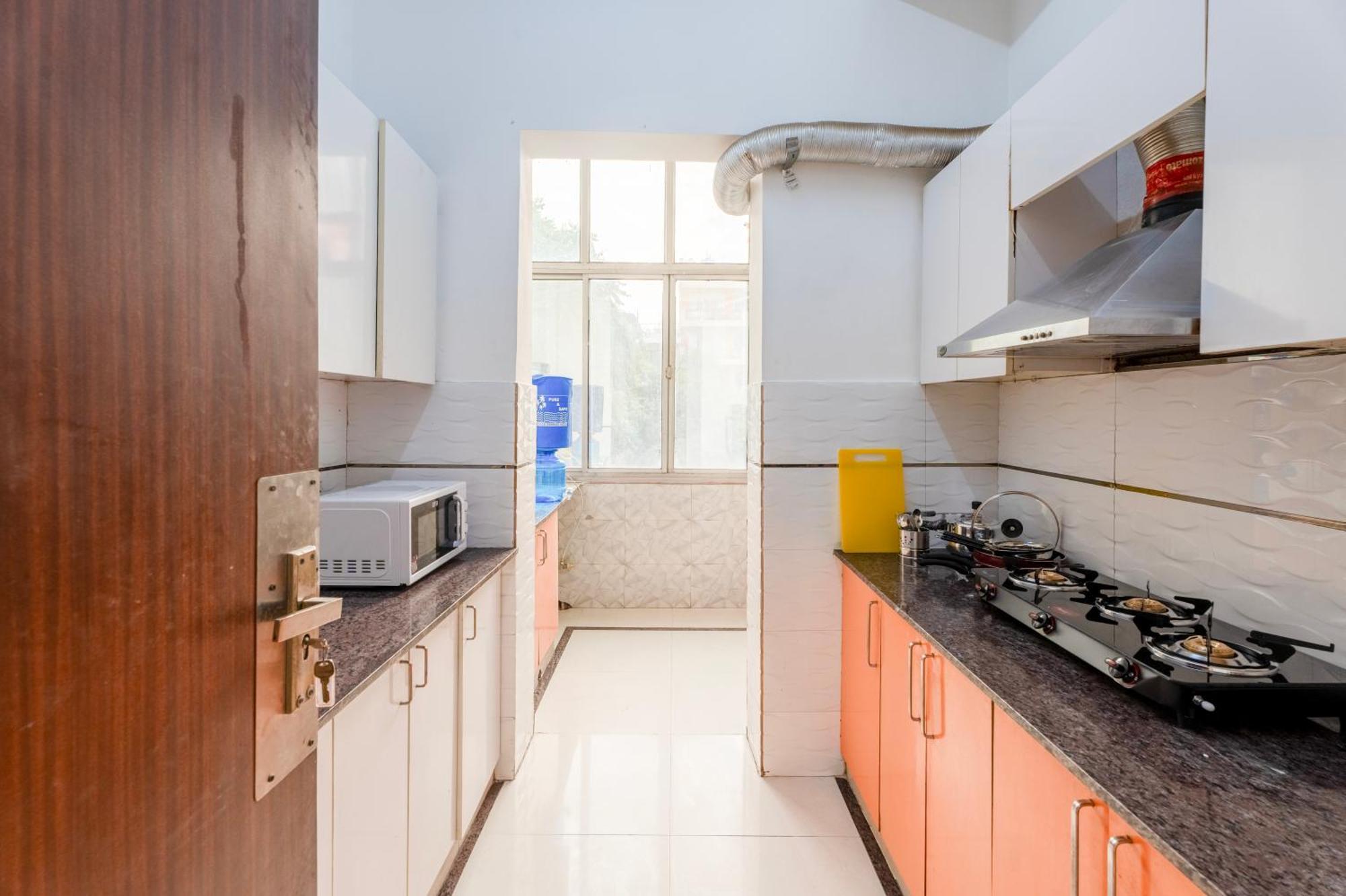 Serviced Near Medanta Hospital Medicity By The Lodgers Apartment