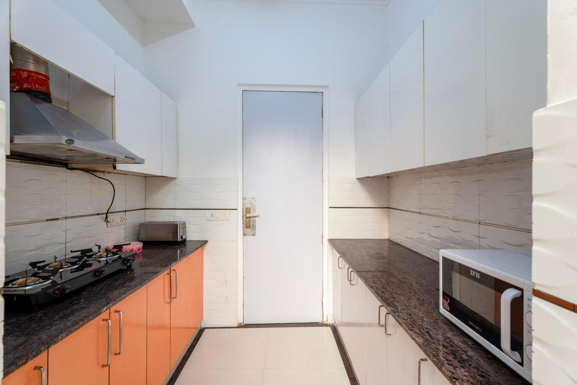 Apartment Serviced Near Medanta Hospital Medicity By The Lodgers