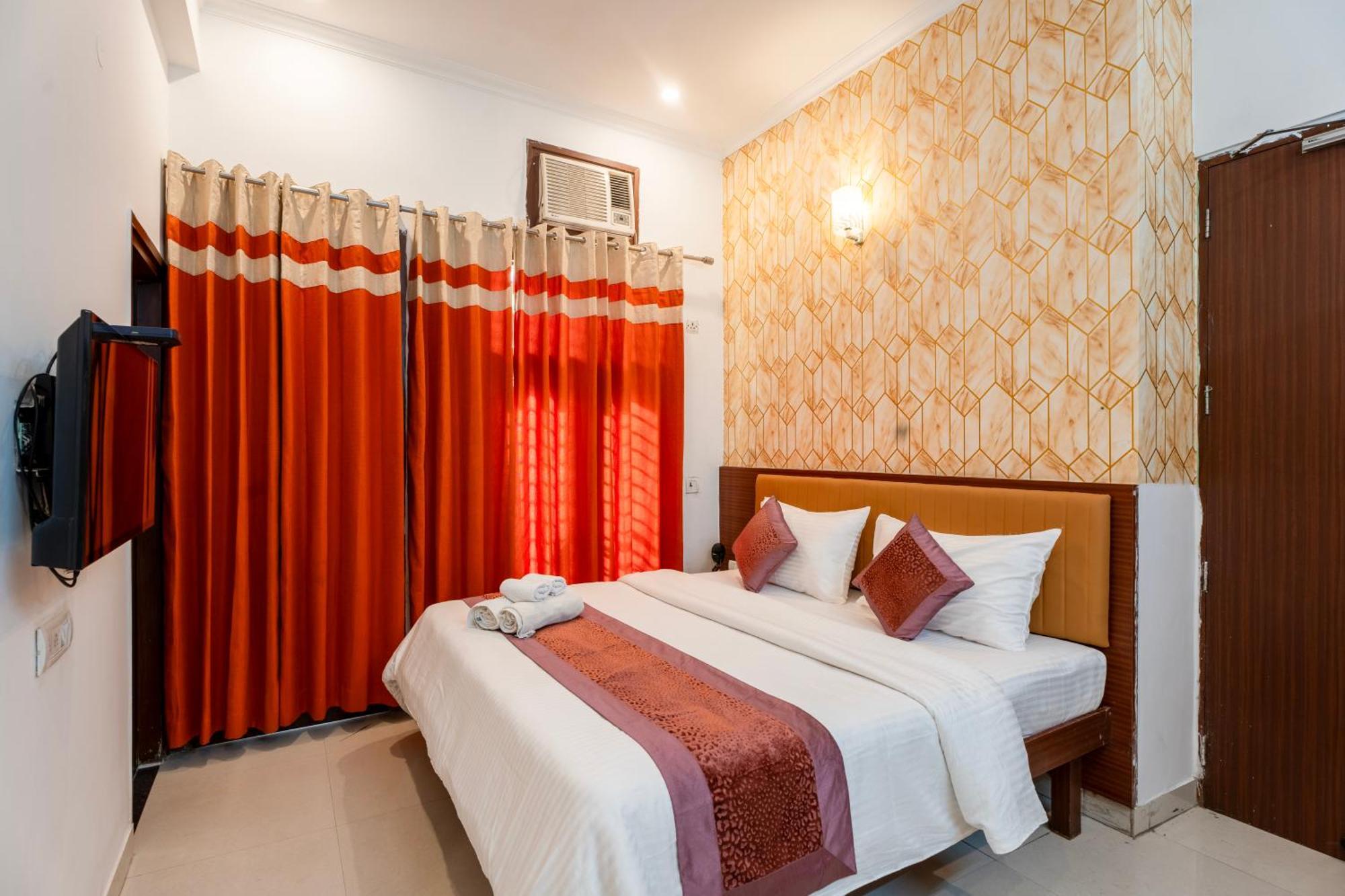 Serviced Near Medanta Hospital Medicity By The Lodgers Apartment Gurgaon