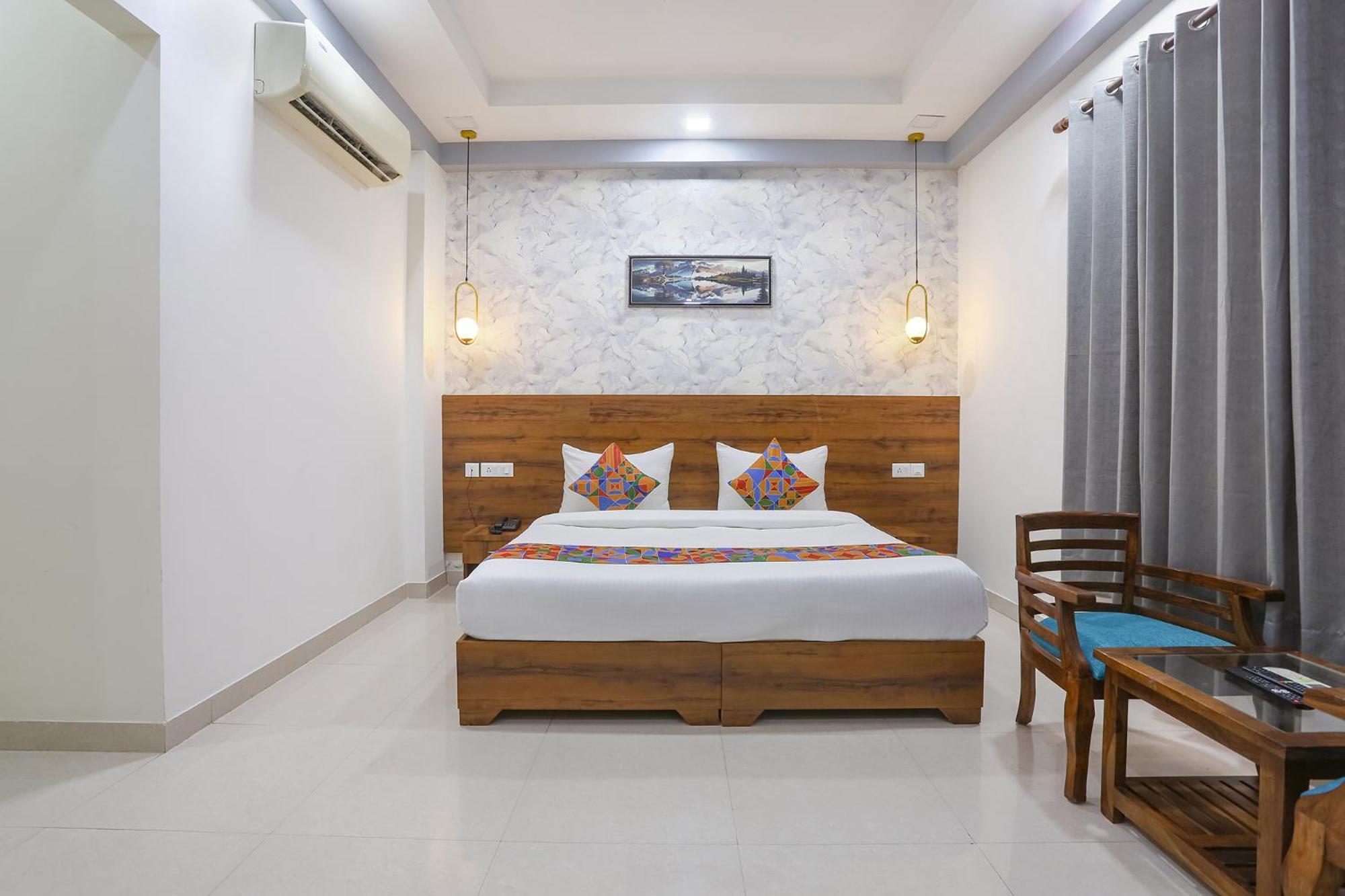 Hotel Fabhotel New Journey Hospitality Gurgaon