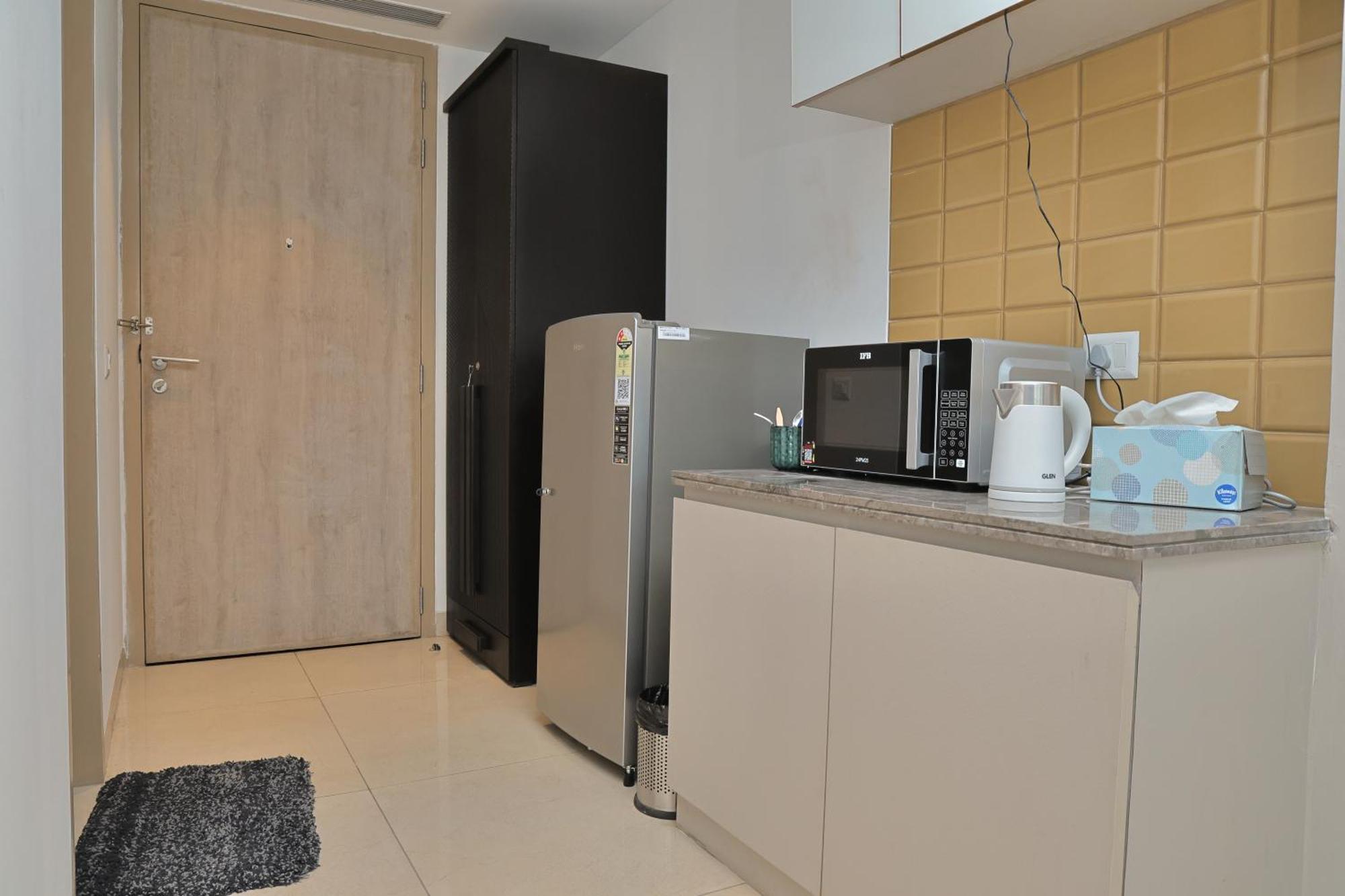 High Rise Den 1 *