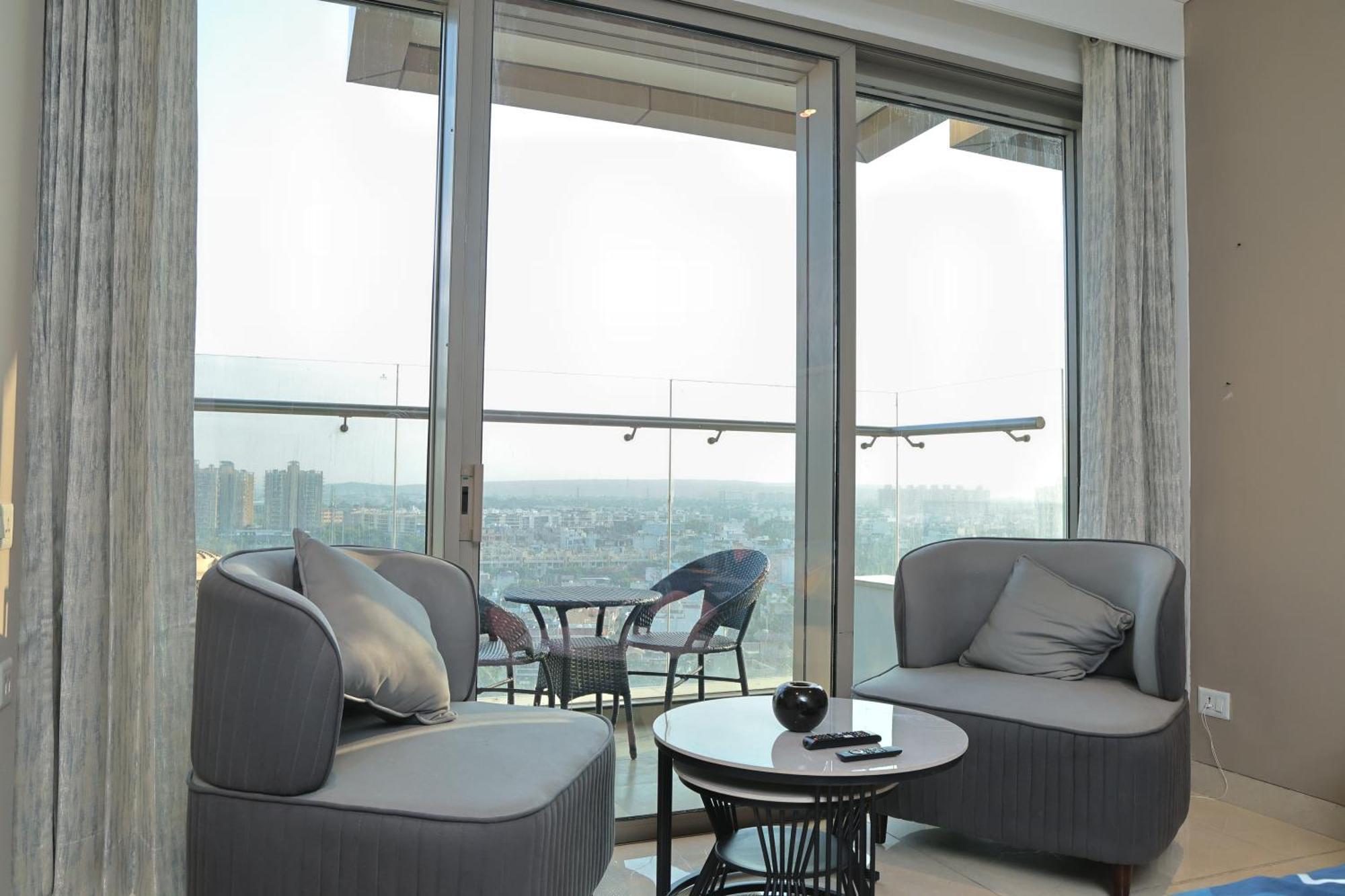 High Rise Den 1 * Gurgaon