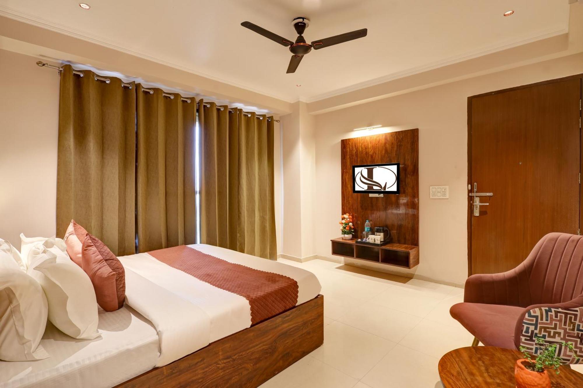 Limewood Oasis - Golf Course Road Hotel Gurgaon