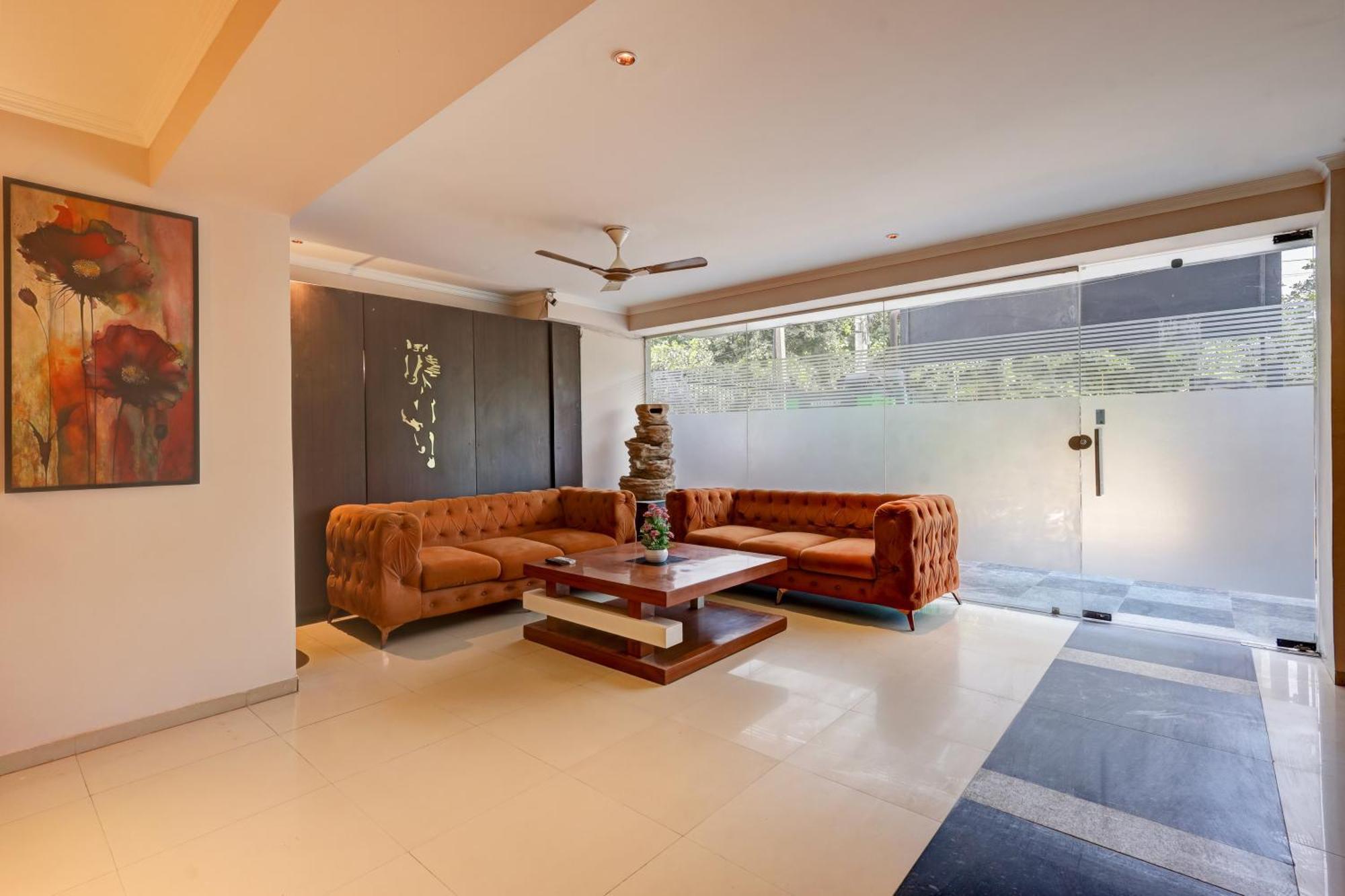 Limewood Oasis - Golf Course Road Hotel Gurgaon