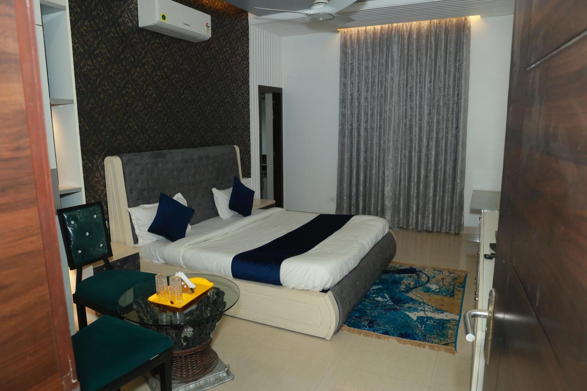 Aravali Residency Guest house *