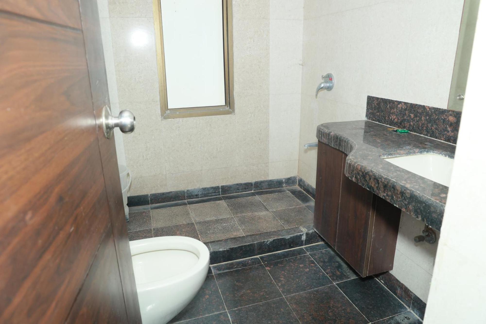 Guest house Aravali Residency Gurgaon