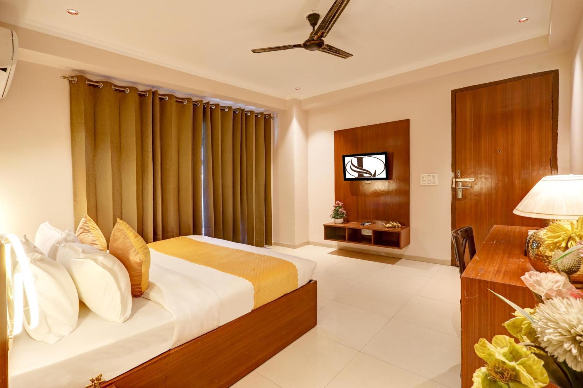 Limewood Oasis - Golf Course Road Hotel Gurgaon