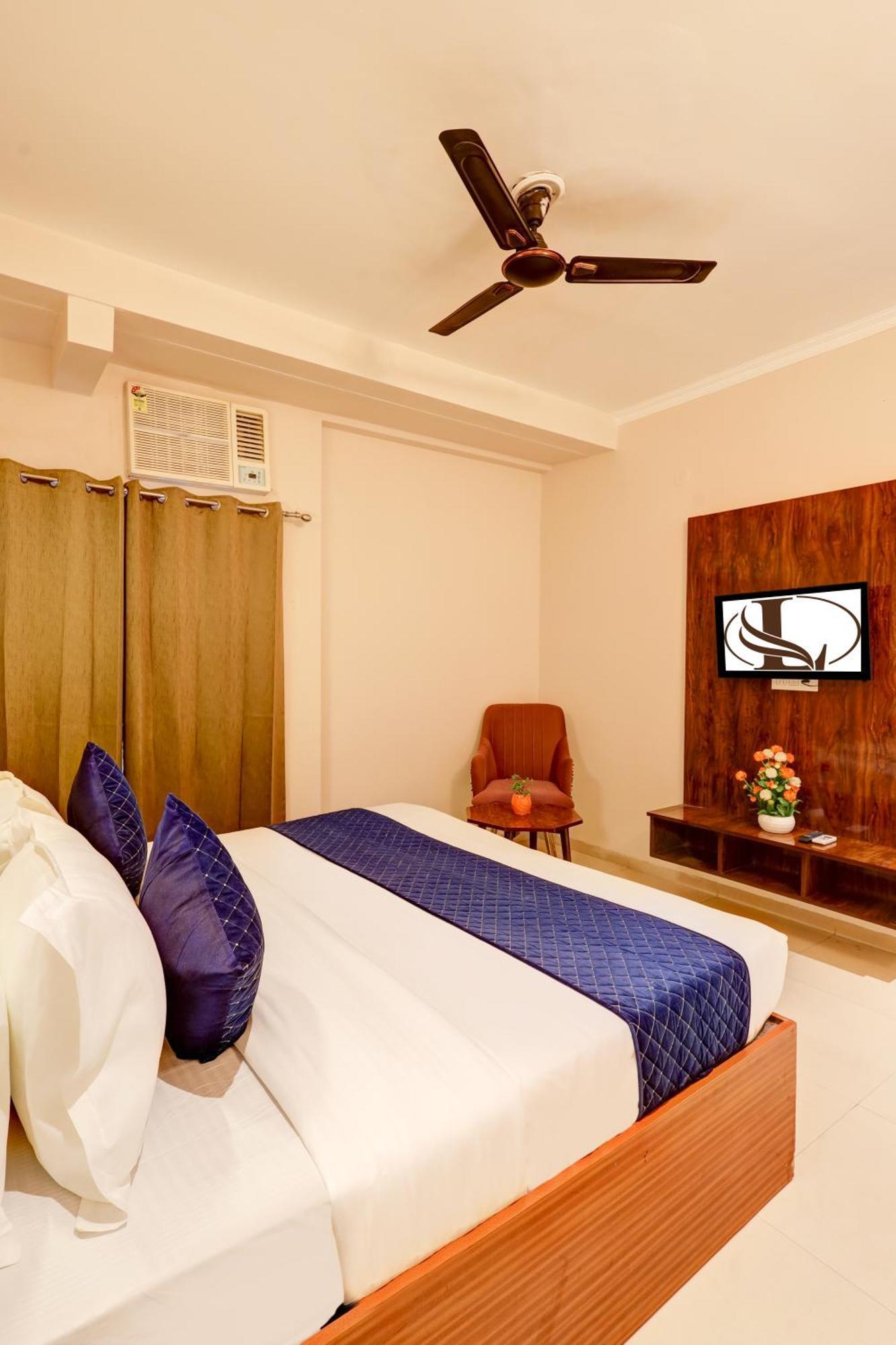 Hotel Limewood Oasis - Golf Course Road Gurgaon