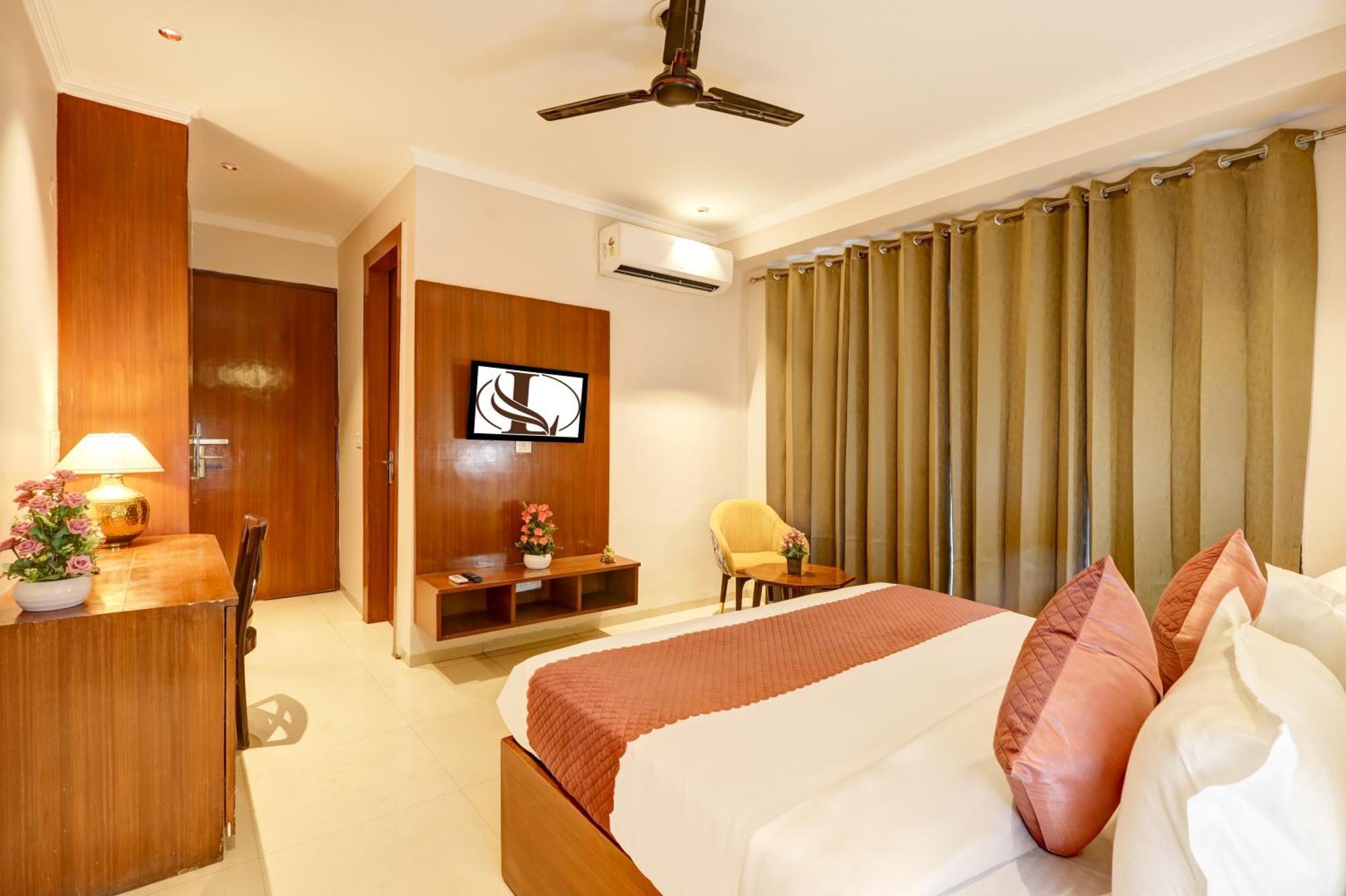 Limewood Oasis - Golf Course Road Hotel Gurgaon