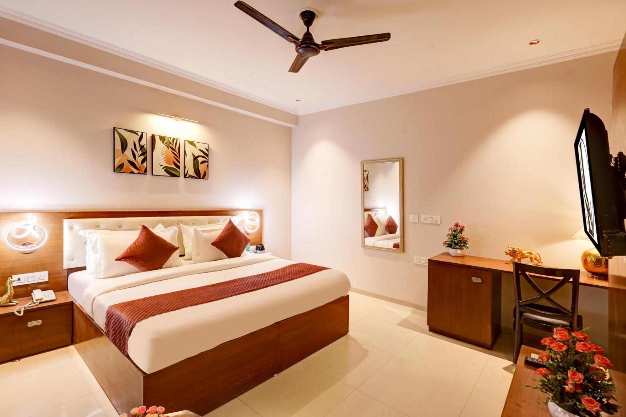 Limewood Oasis - Golf Course Road Hotel Gurgaon