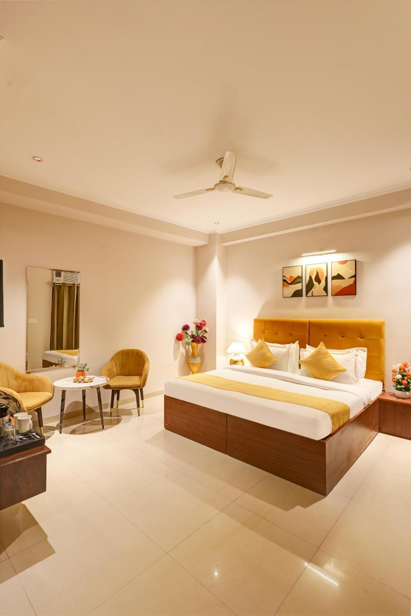 Limewood Oasis - Golf Course Road Hotel Gurgaon