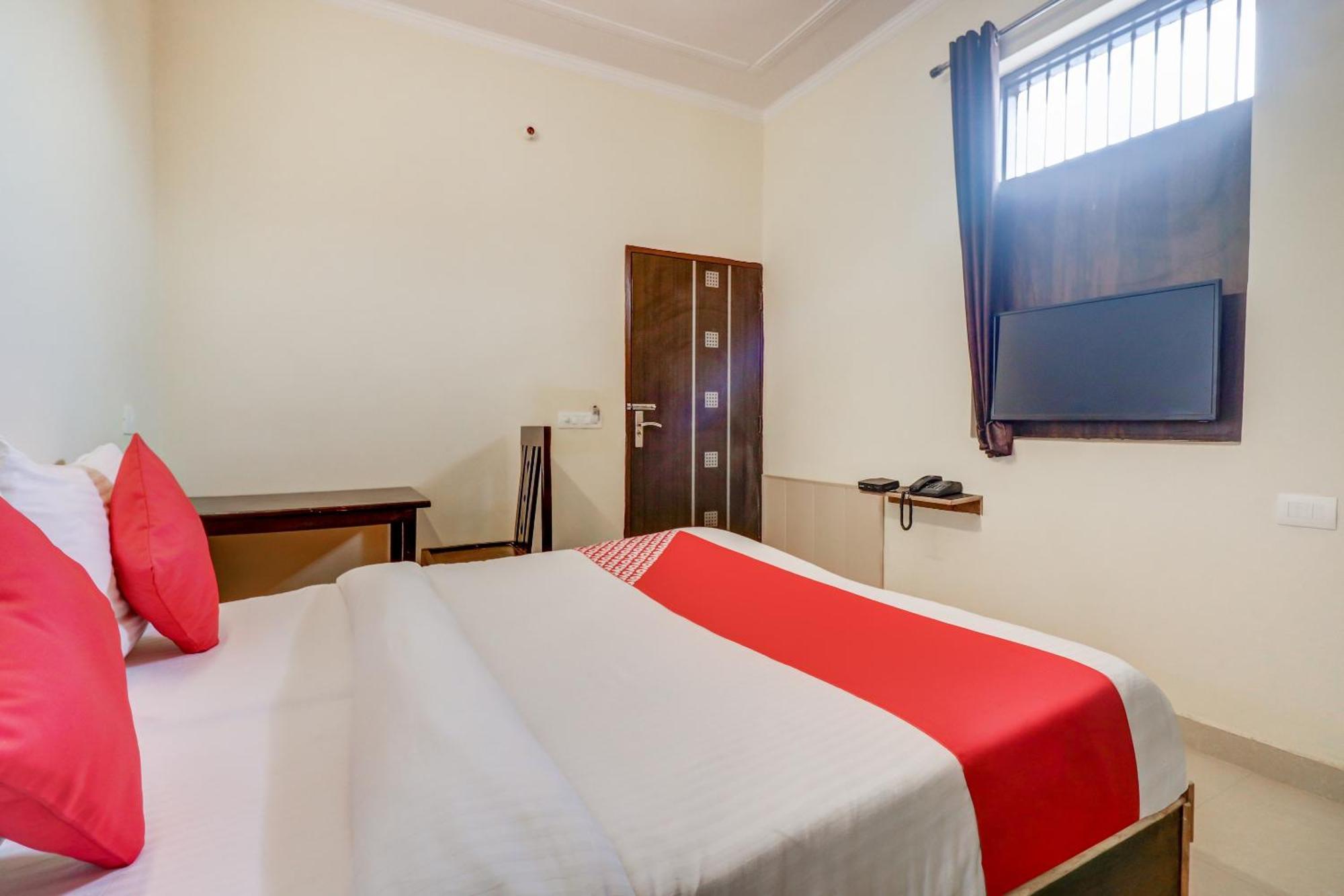 O Sapphire Near Omaxe Mall 4*