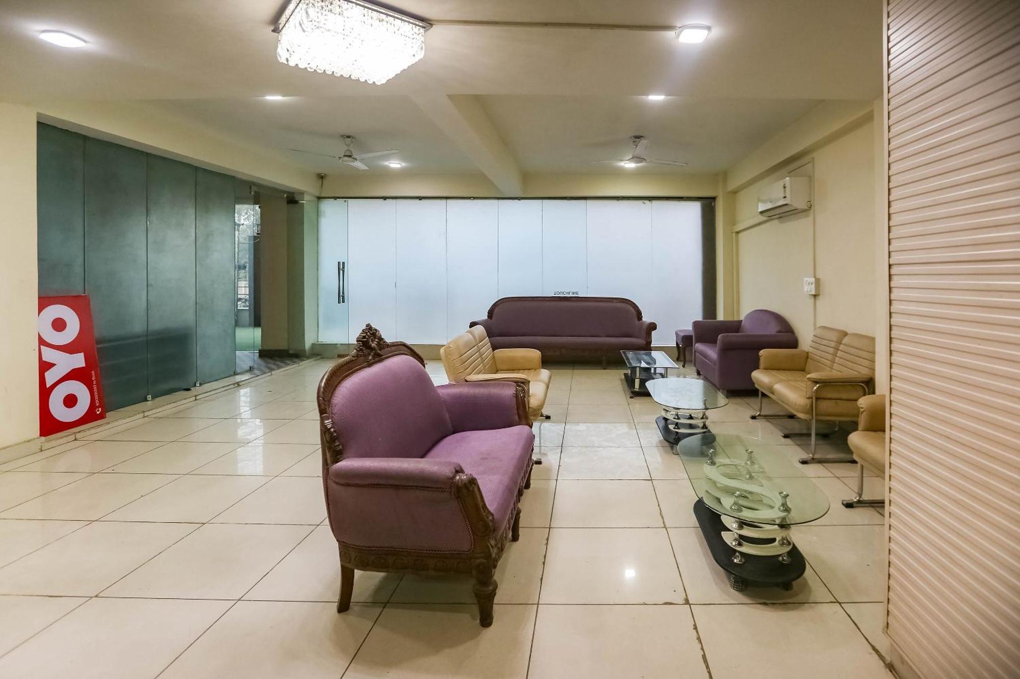 Collection O Comfort Residency Near Medanta Hospital Near Omaxe Celebration Mall Hotel Gurgaon