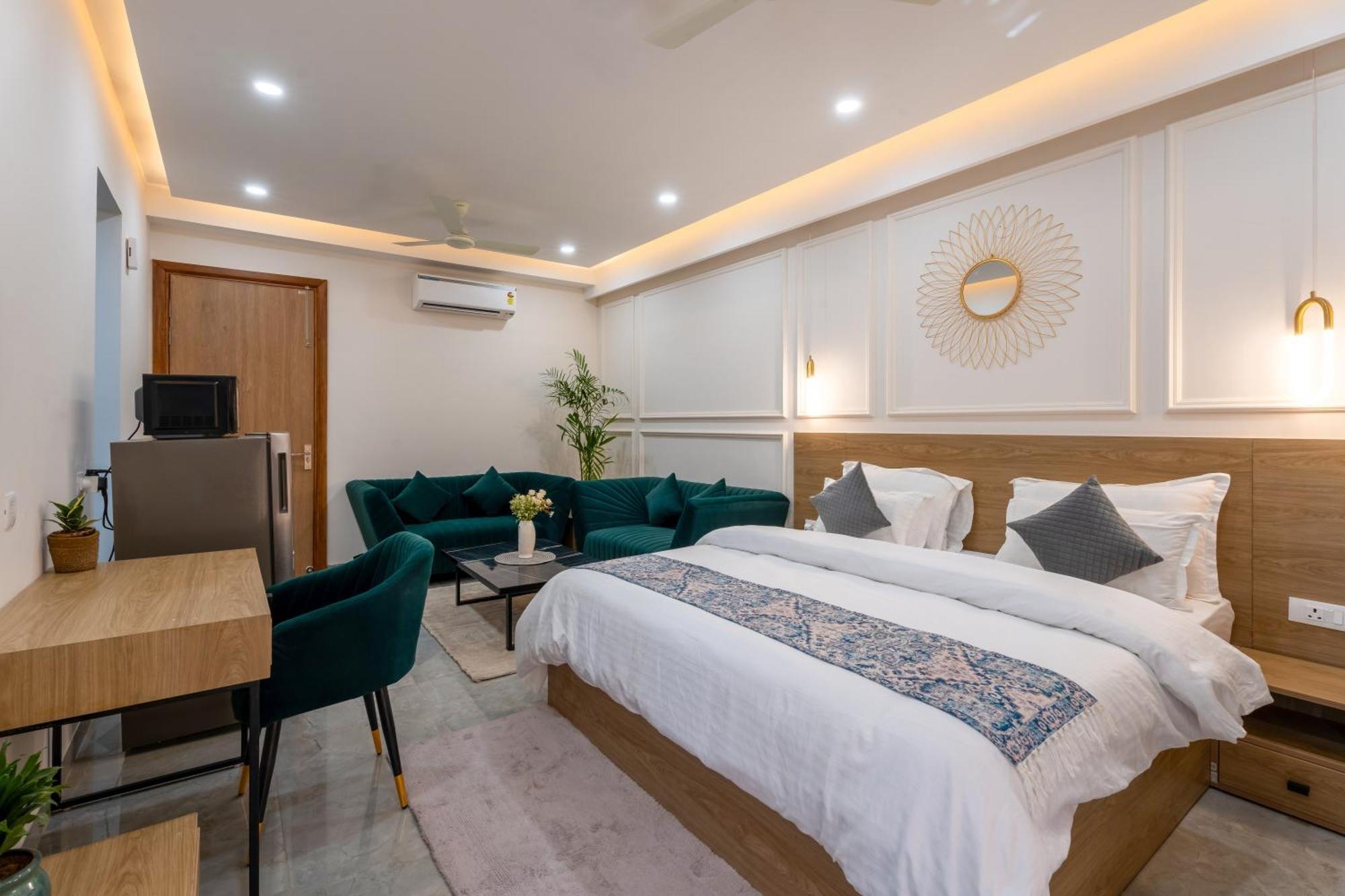 Elegent On Golf Course Road @ Sterling Apartment Gurgaon