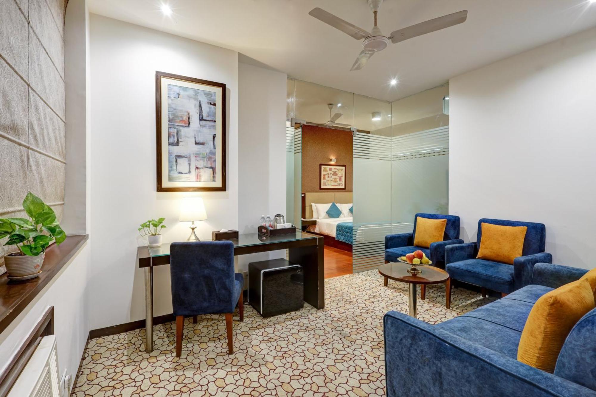 91 Golf Course Road Hotel