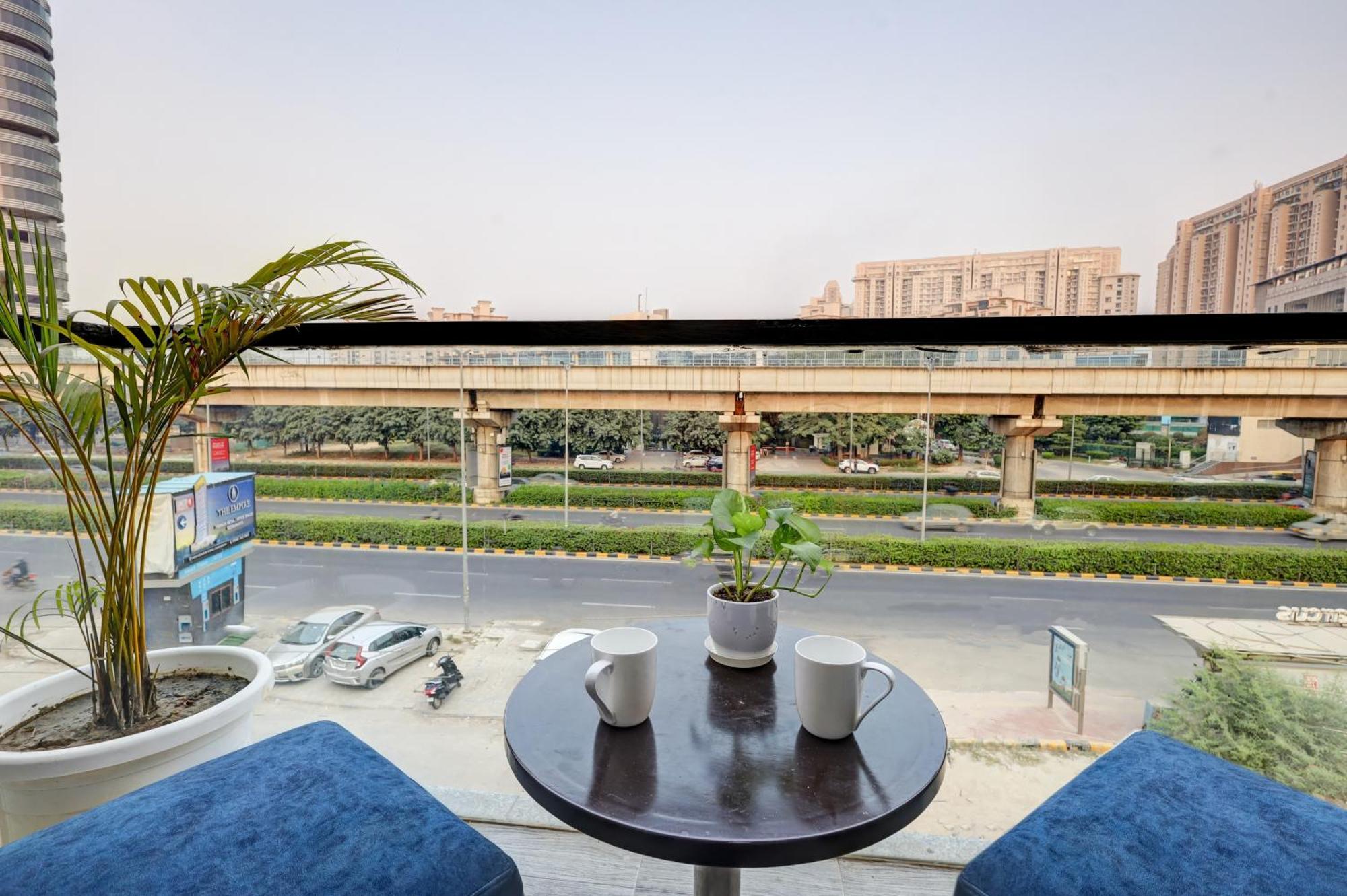 91 Golf Course Road Hotel 3*
