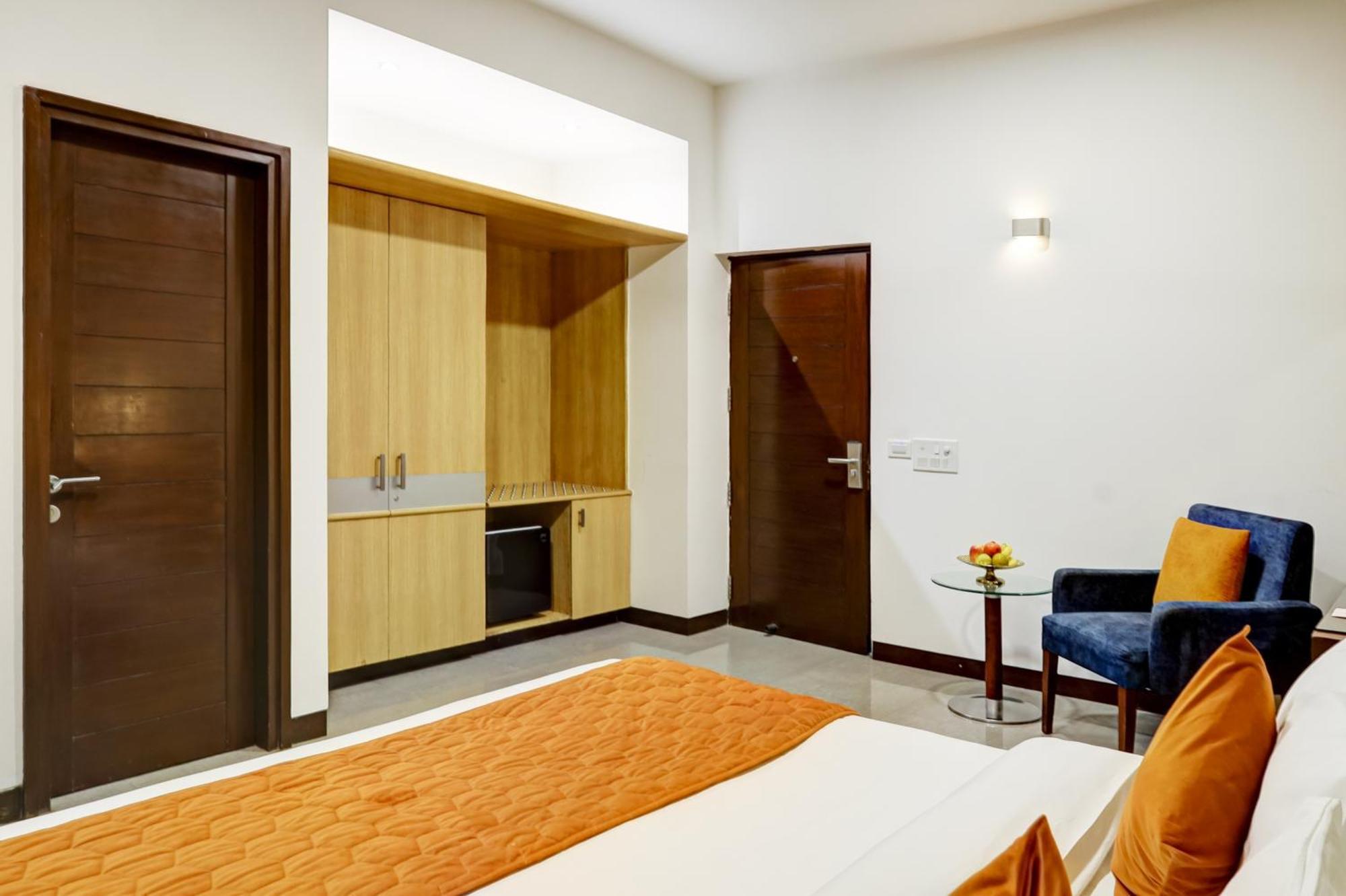 Hotel 91 Golf Course Road