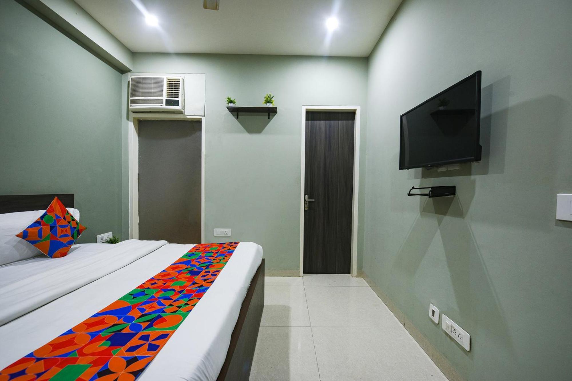 Hotel Fabhotel Alpha 4*