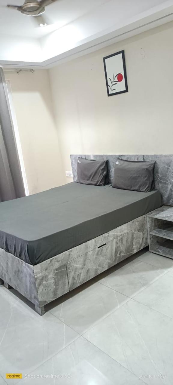 Living Homes Serpens - Sector 51, Near Artemis Hospital, Sohna Road Apartment