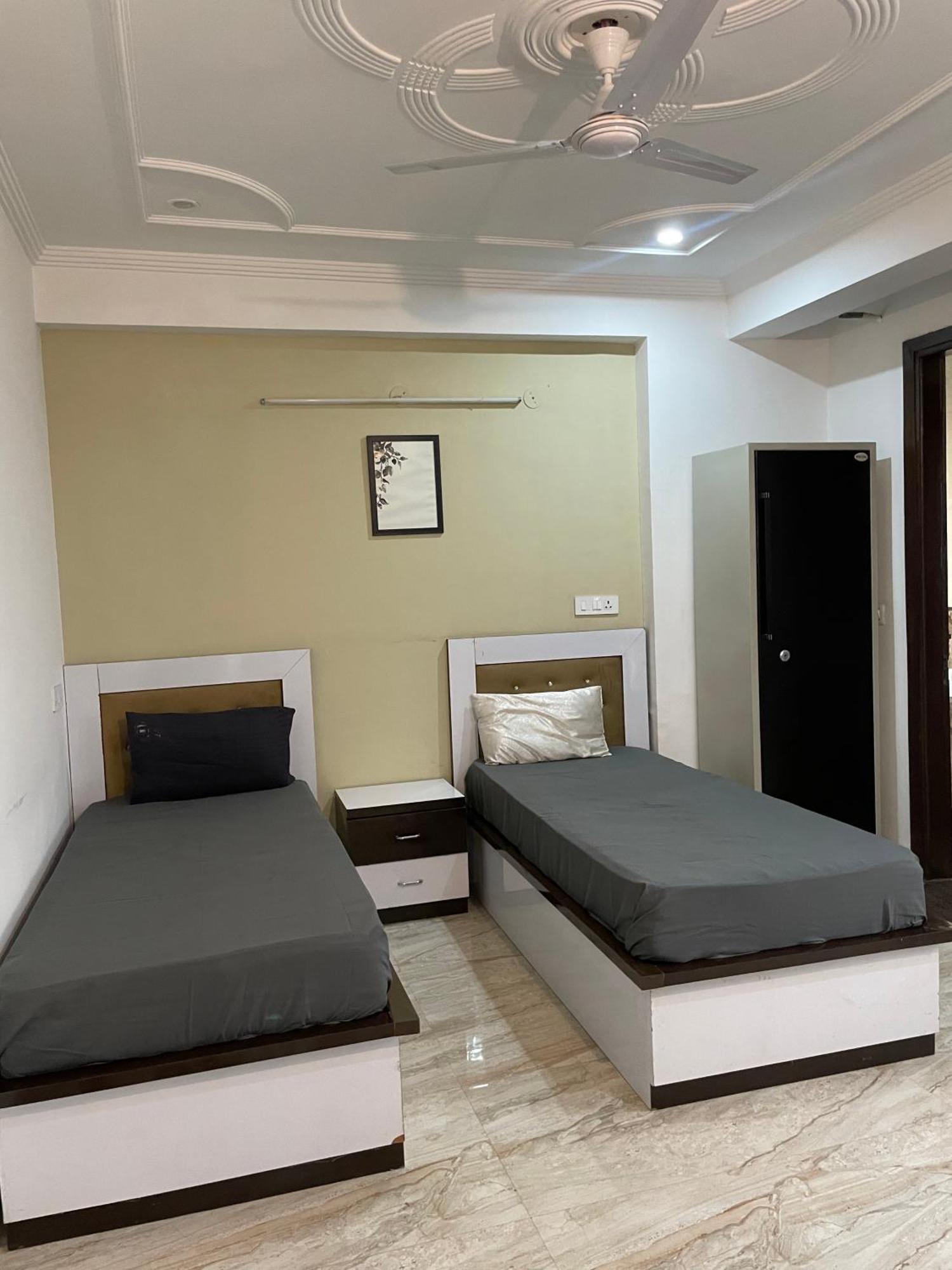Living Homes Sagitta- Sector 51, Artemis Hospital, Near Unitech Cyber Park * Gurgaon