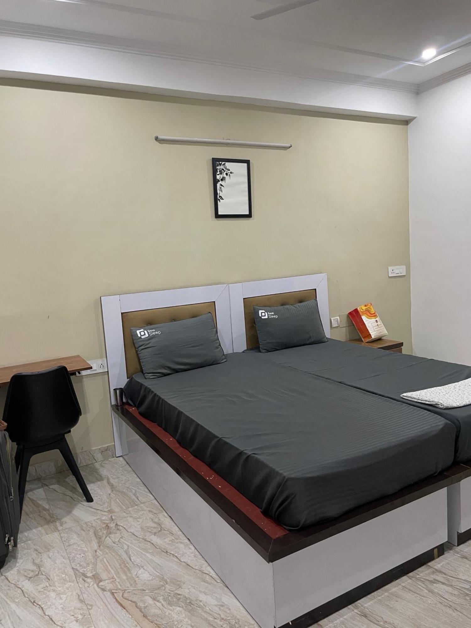 Living Homes Sagitta- Sector 51, Artemis Hospital, Near Unitech Cyber Park Apartment *