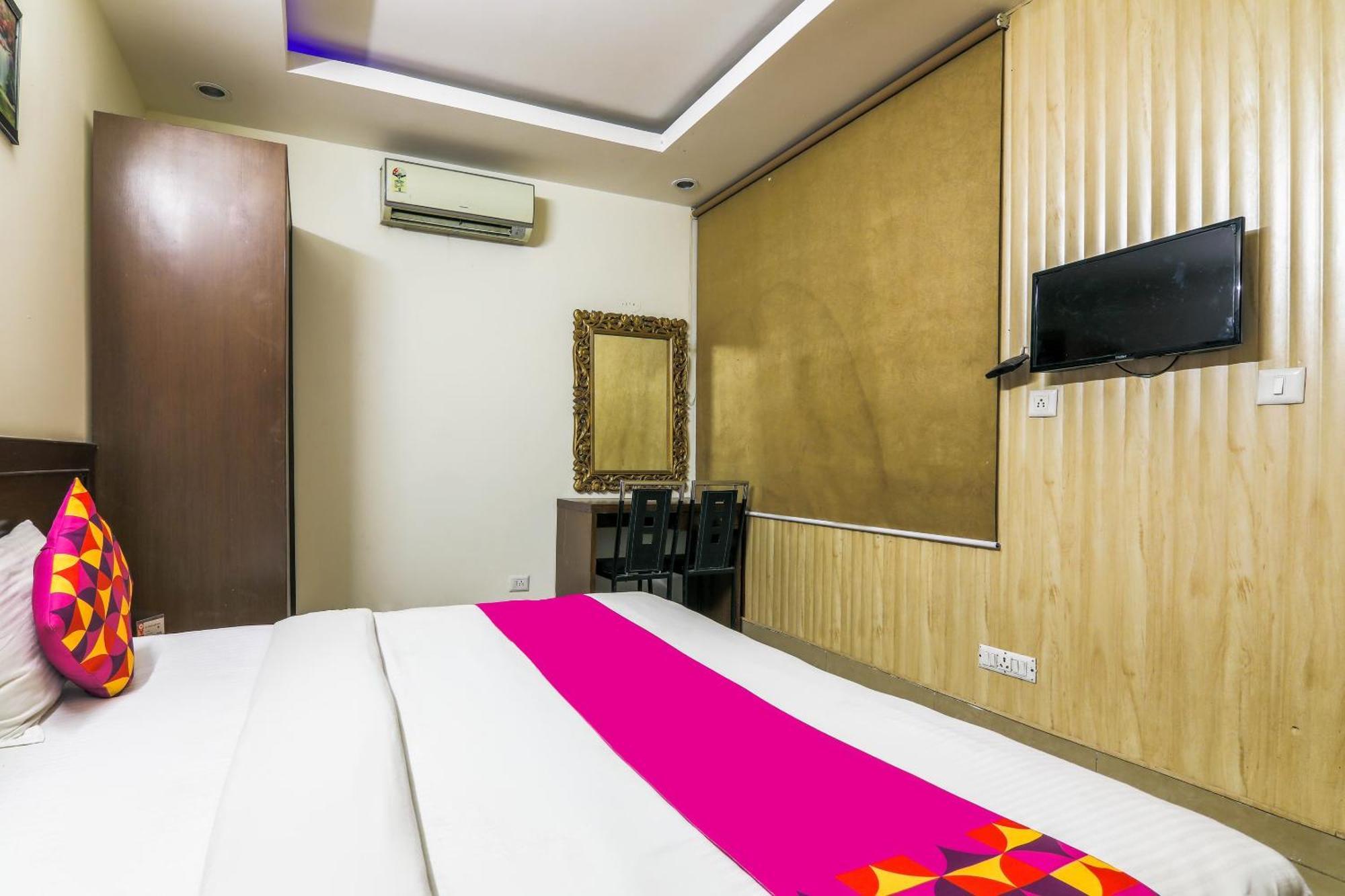 O New Rajwada Hotel 3*