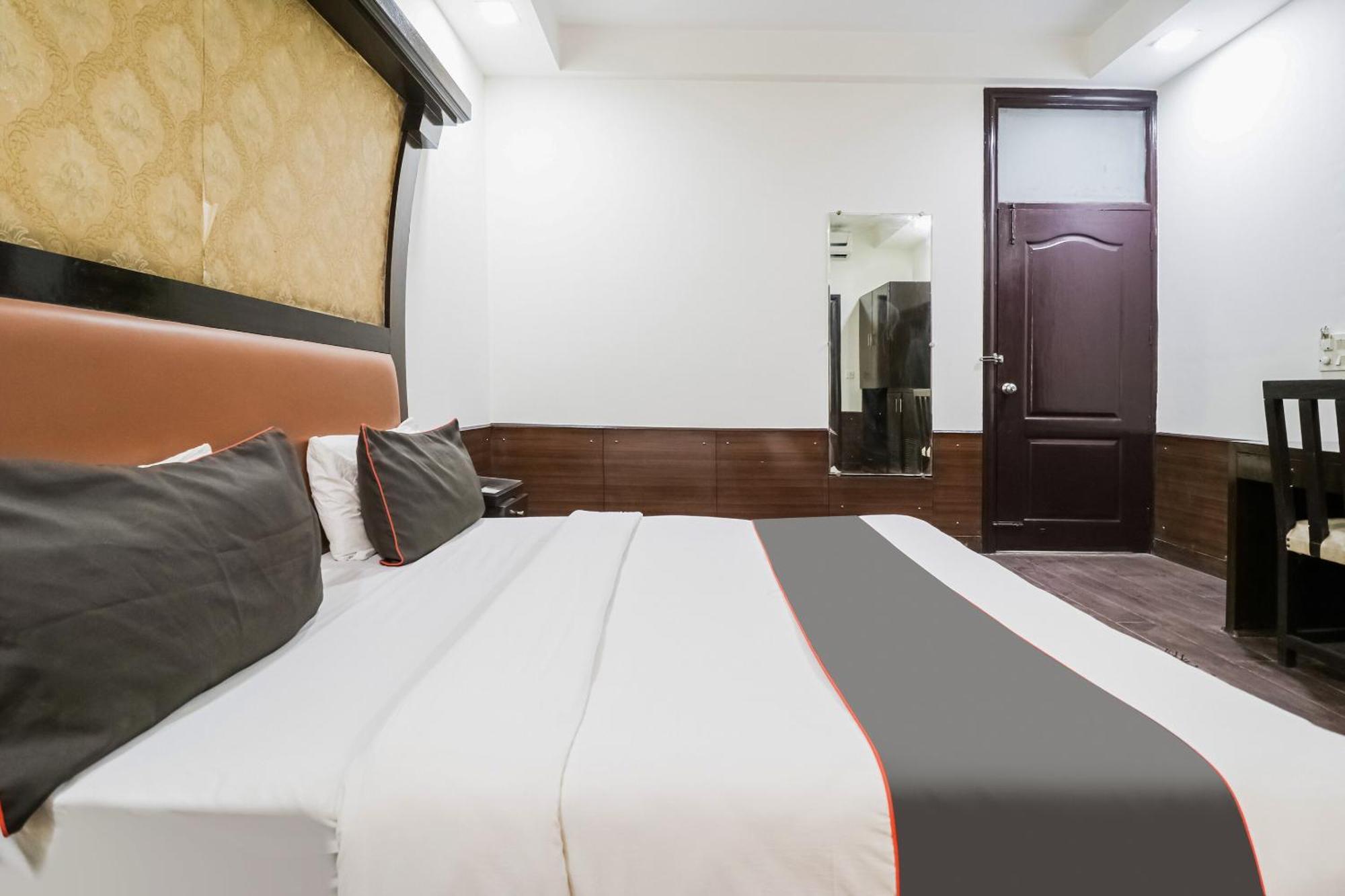 Collection O Radiant Hotel 4*