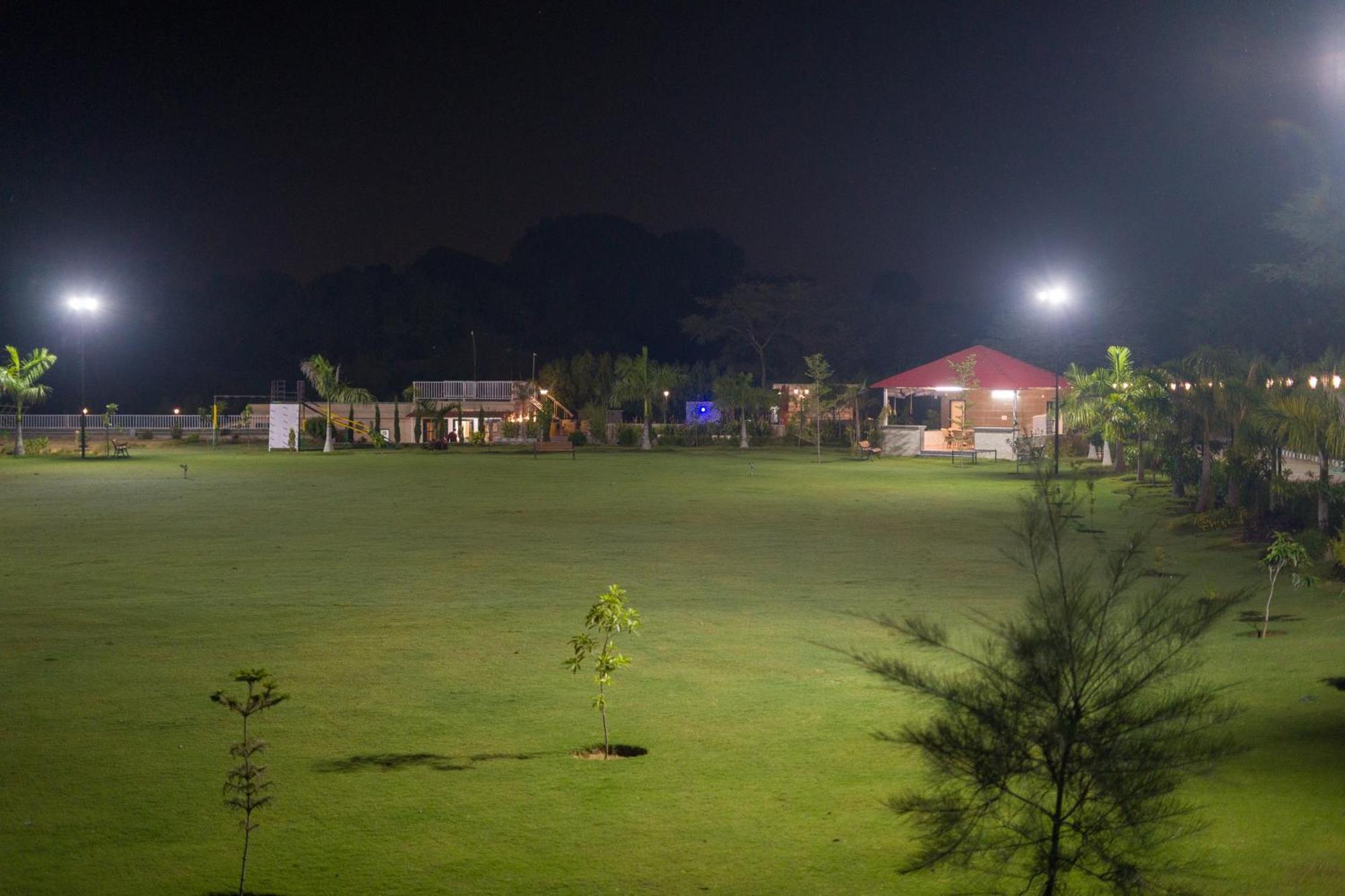 Elivaas 5 Bhk With Pvt Pool & Garden - Zenora Villa *