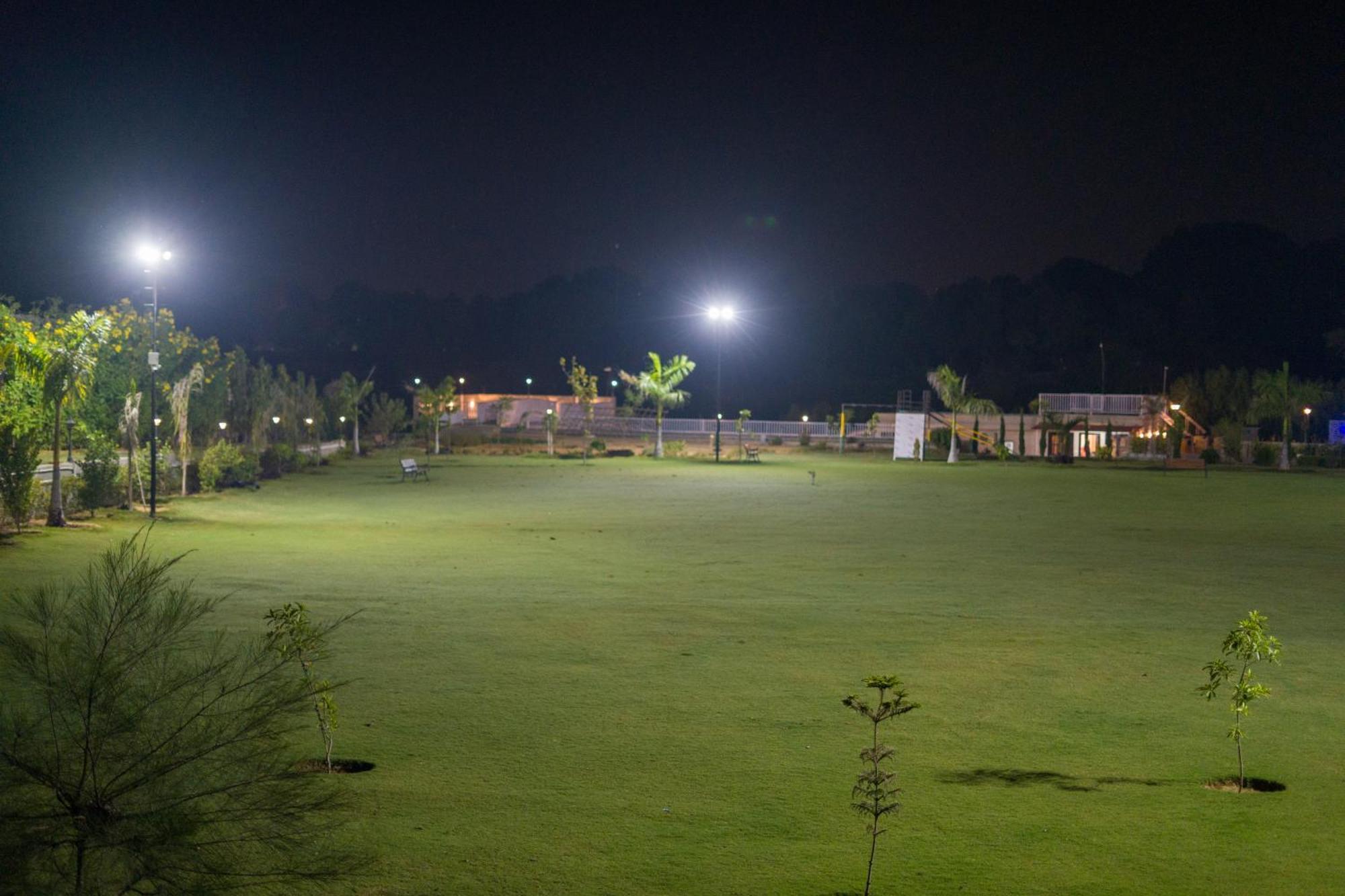 Elivaas 5 Bhk With Pvt Pool & Garden - Zenora Gurgaon