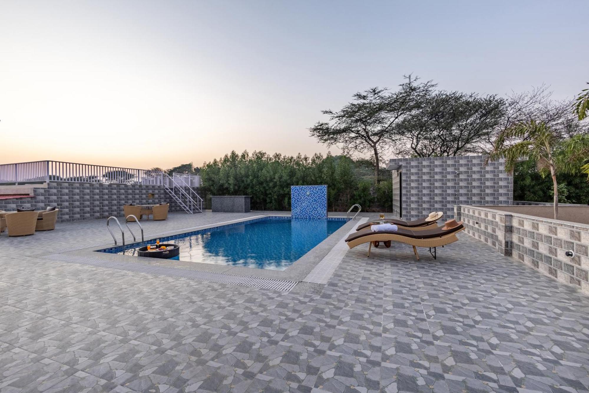 Villa Elivaas 5 Bhk With Pvt Pool & Garden - Zenora Gurgaon