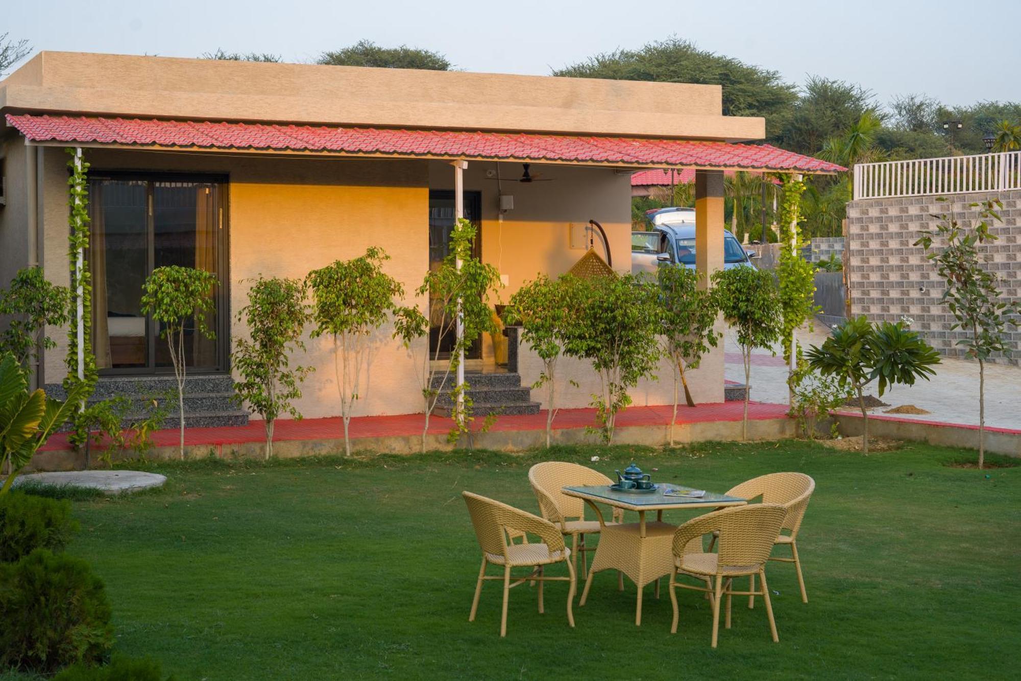 Elivaas 5 Bhk With Pvt Pool & Garden - Zenora Villa Gurgaon