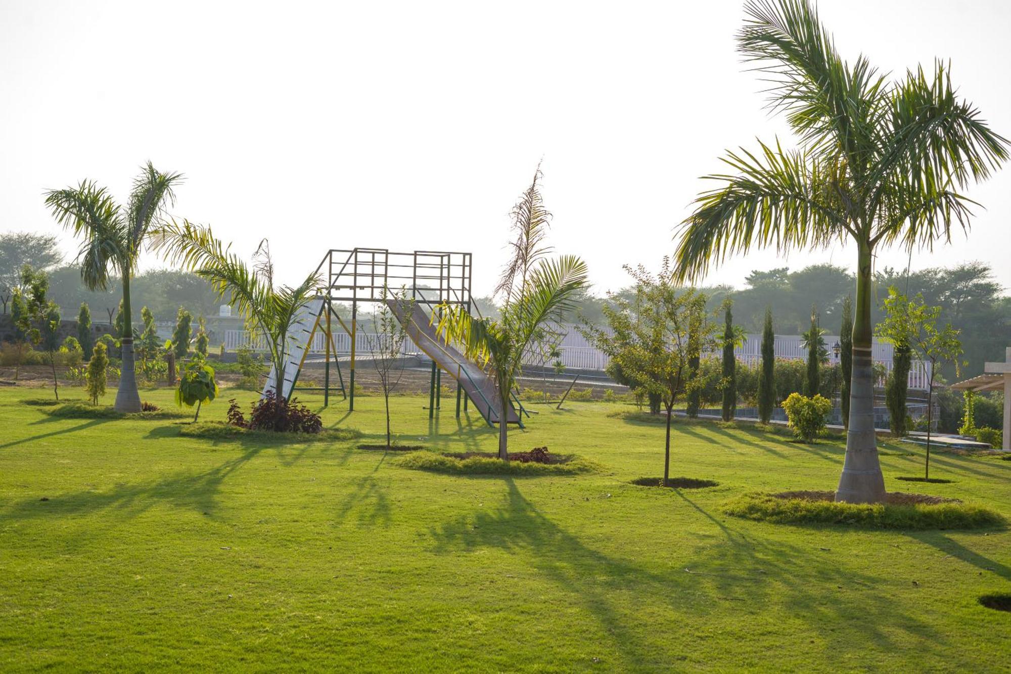Elivaas 5 Bhk With Pvt Pool & Garden - Zenora *