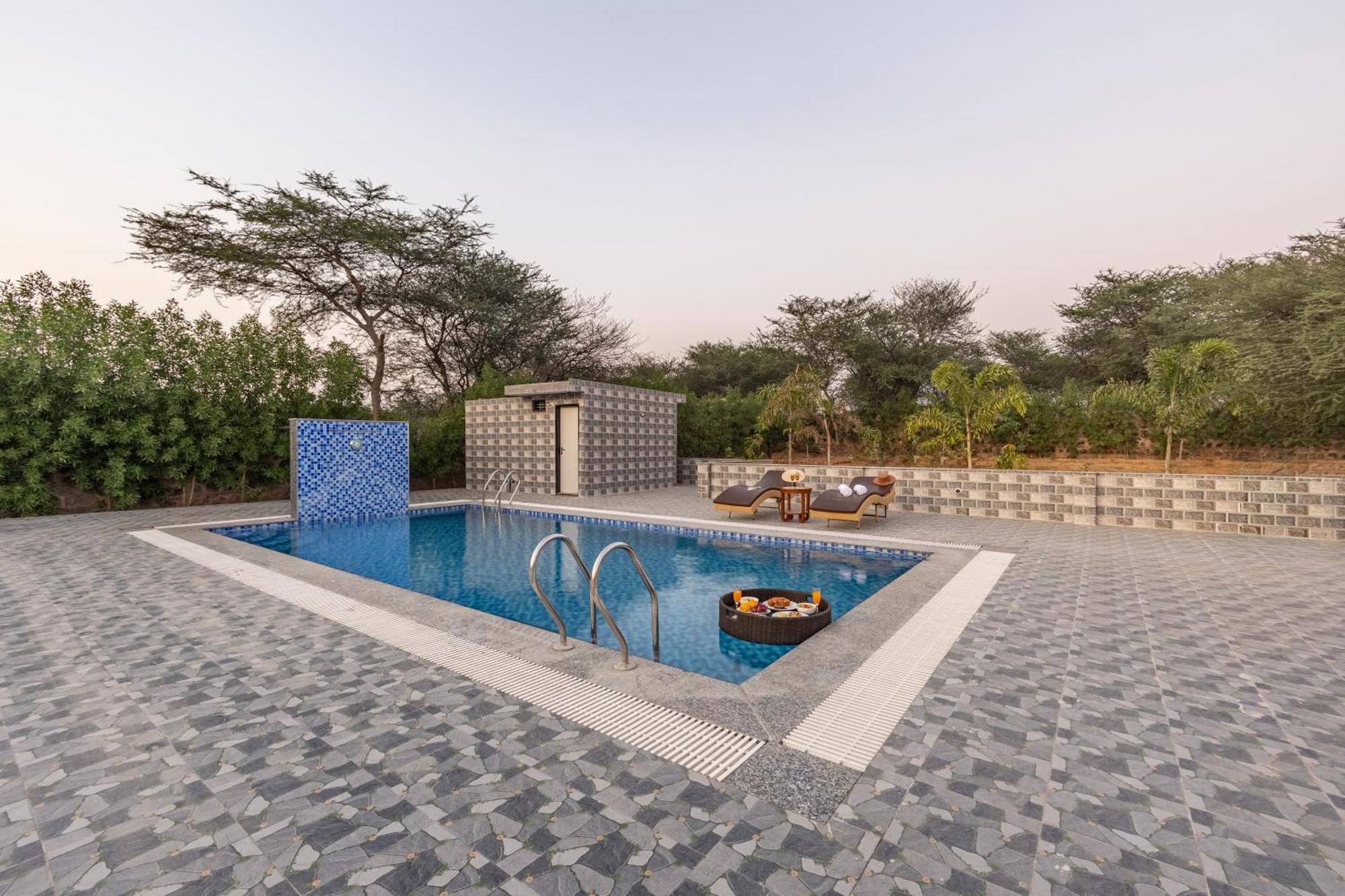 Elivaas 5 Bhk With Pvt Pool & Garden - Zenora Villa