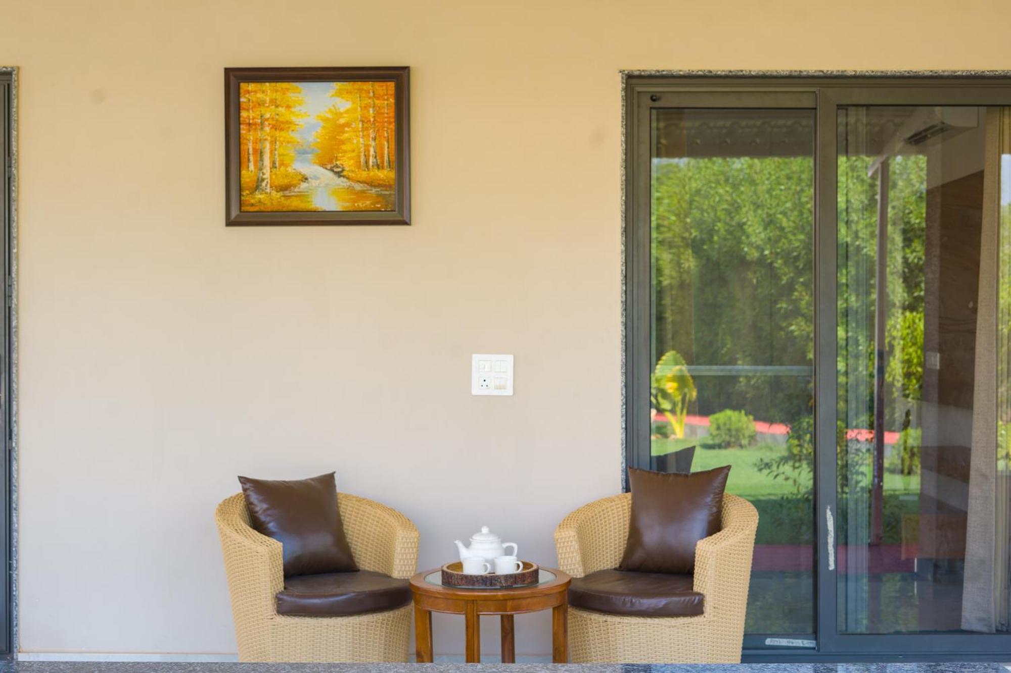 Elivaas 5 Bhk With Pvt Pool & Garden - Zenora Villa *