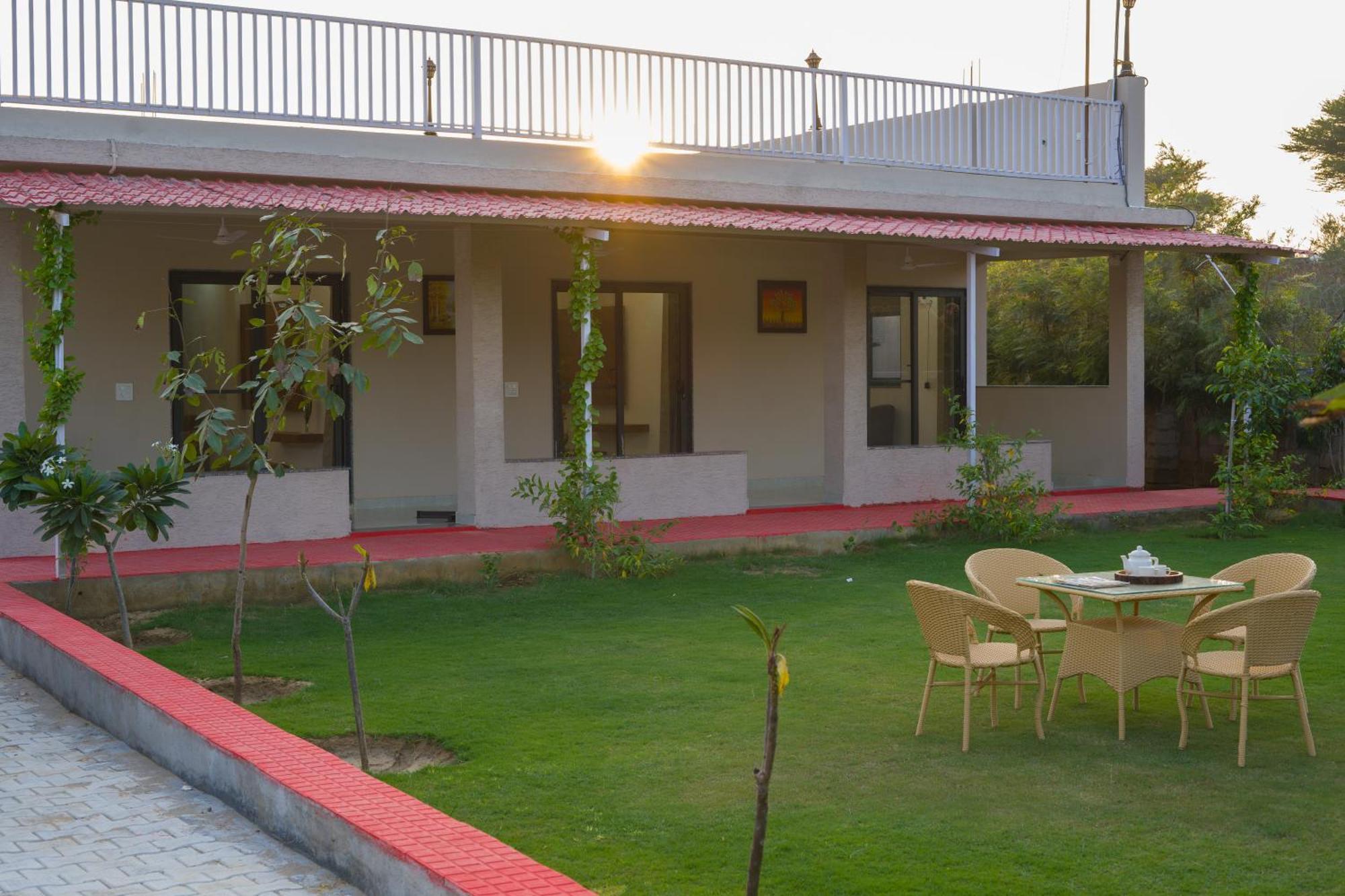 Villa Elivaas 5 Bhk With Pvt Pool & Garden - Zenora Gurgaon