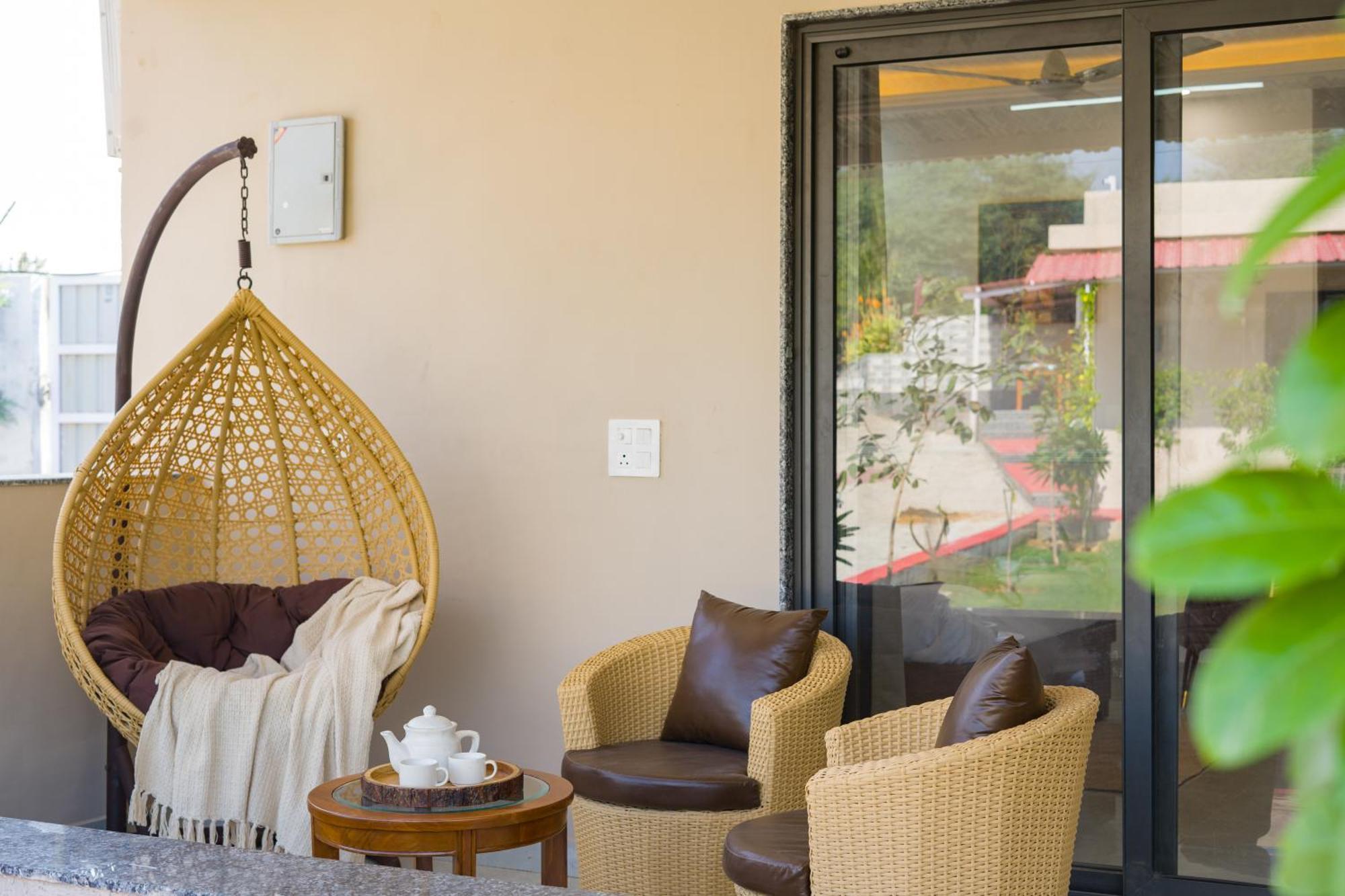 Elivaas 5 Bhk With Pvt Pool & Garden - Zenora Villa *