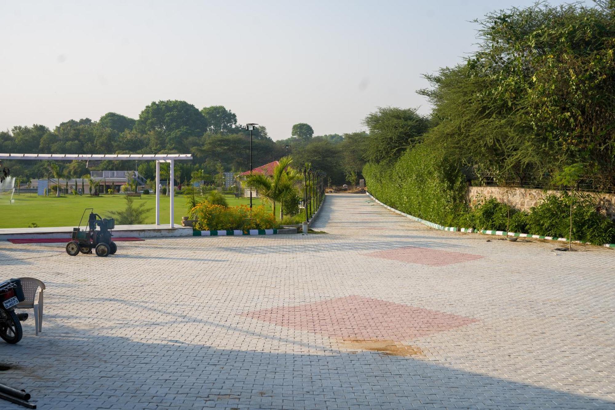 Villa Elivaas 5 Bhk With Pvt Pool & Garden - Zenora *