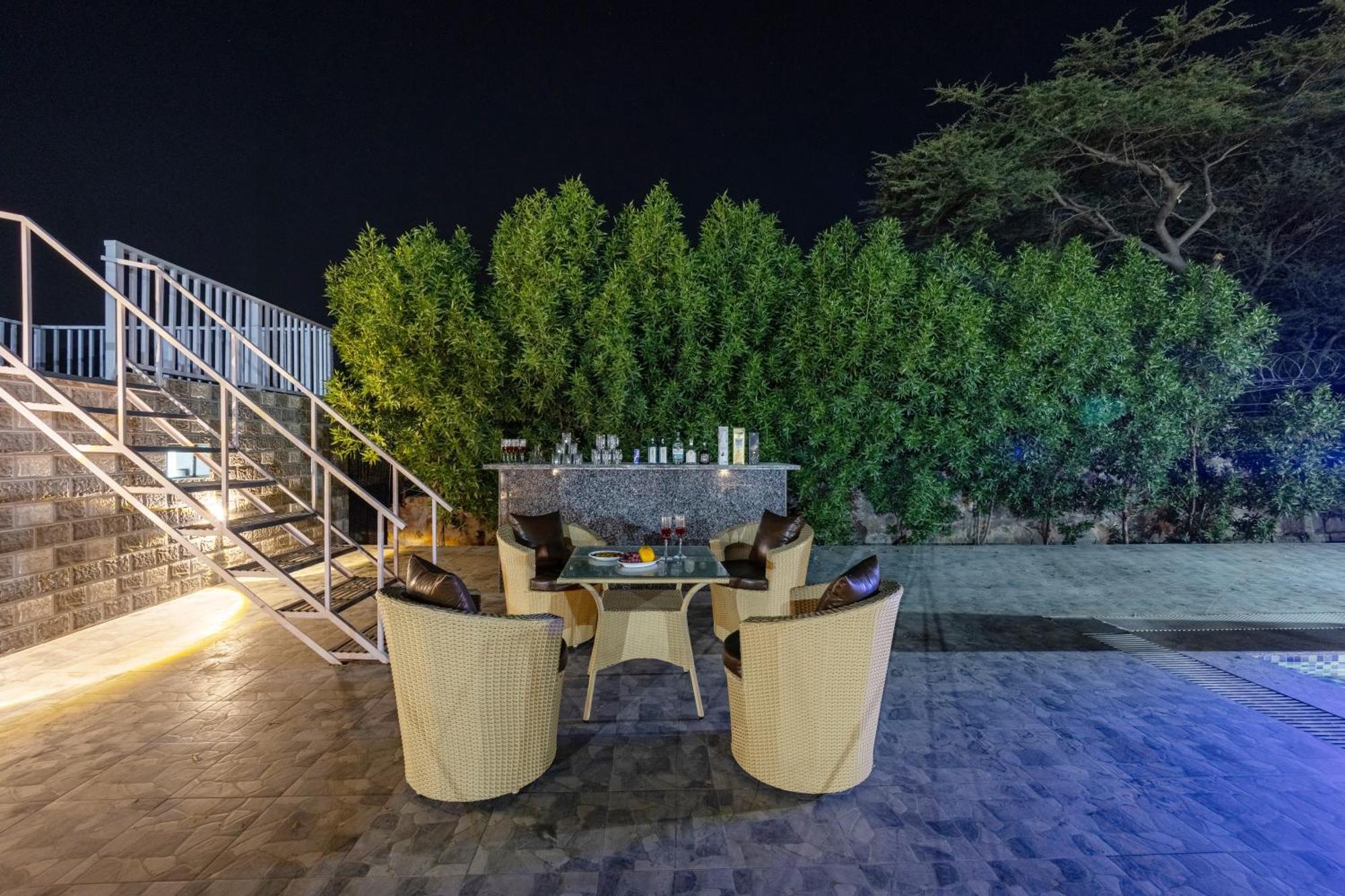 Elivaas 5 Bhk With Pvt Pool & Garden - Zenora Gurgaon