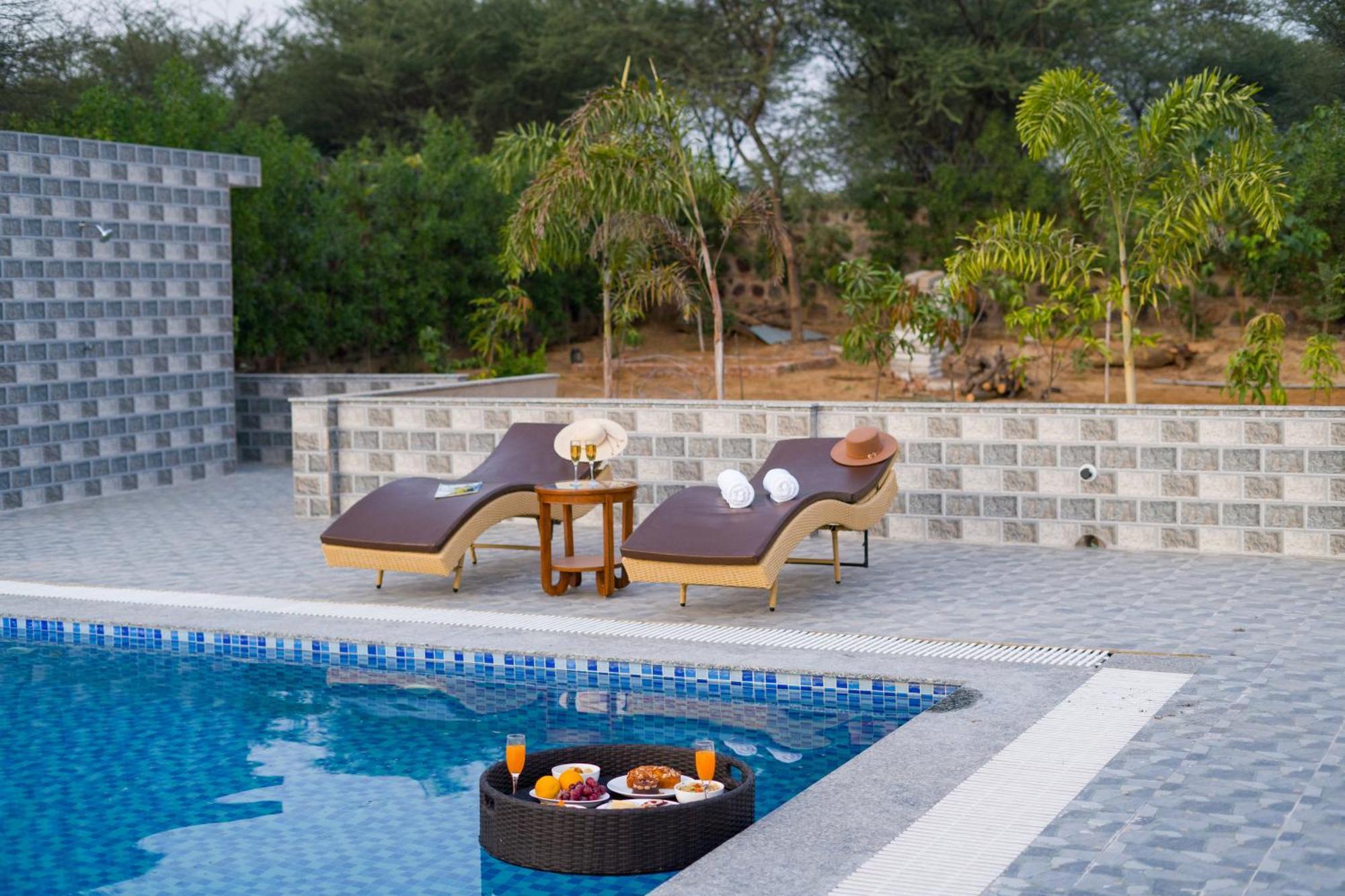 Elivaas 5 Bhk With Pvt Pool & Garden - Zenora Villa