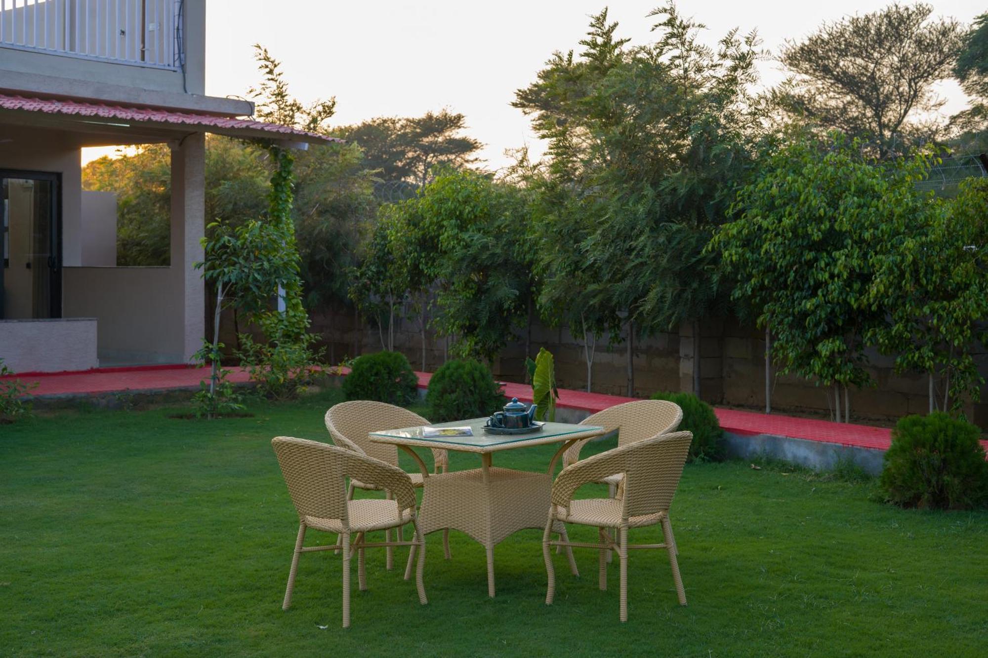 Villa Elivaas 5 Bhk With Pvt Pool & Garden - Zenora Gurgaon