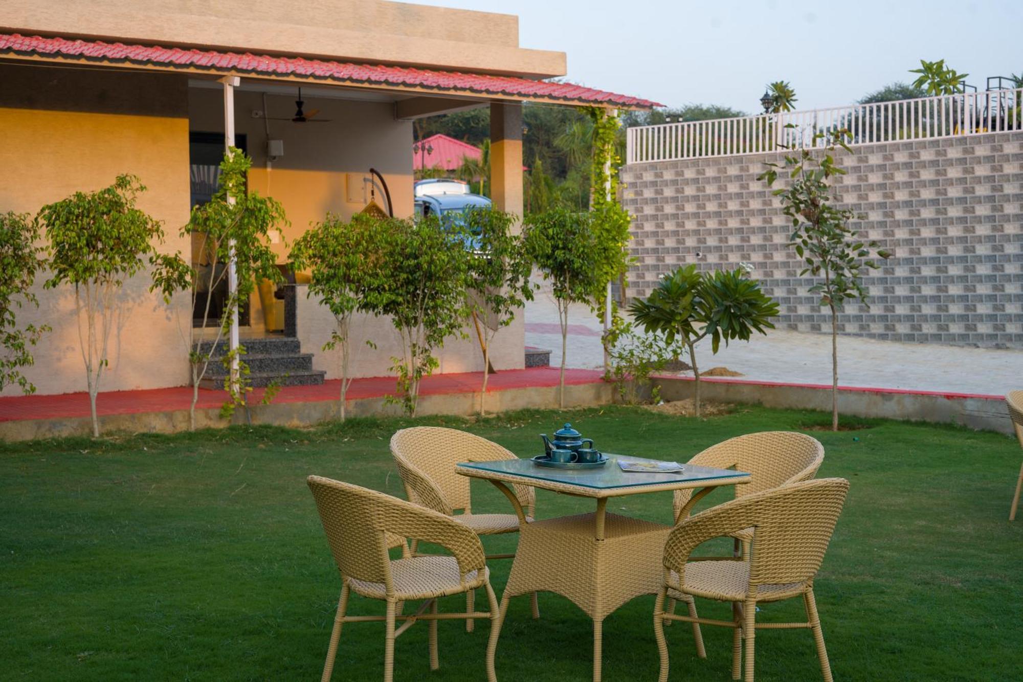 Villa Elivaas 5 Bhk With Pvt Pool & Garden - Zenora *