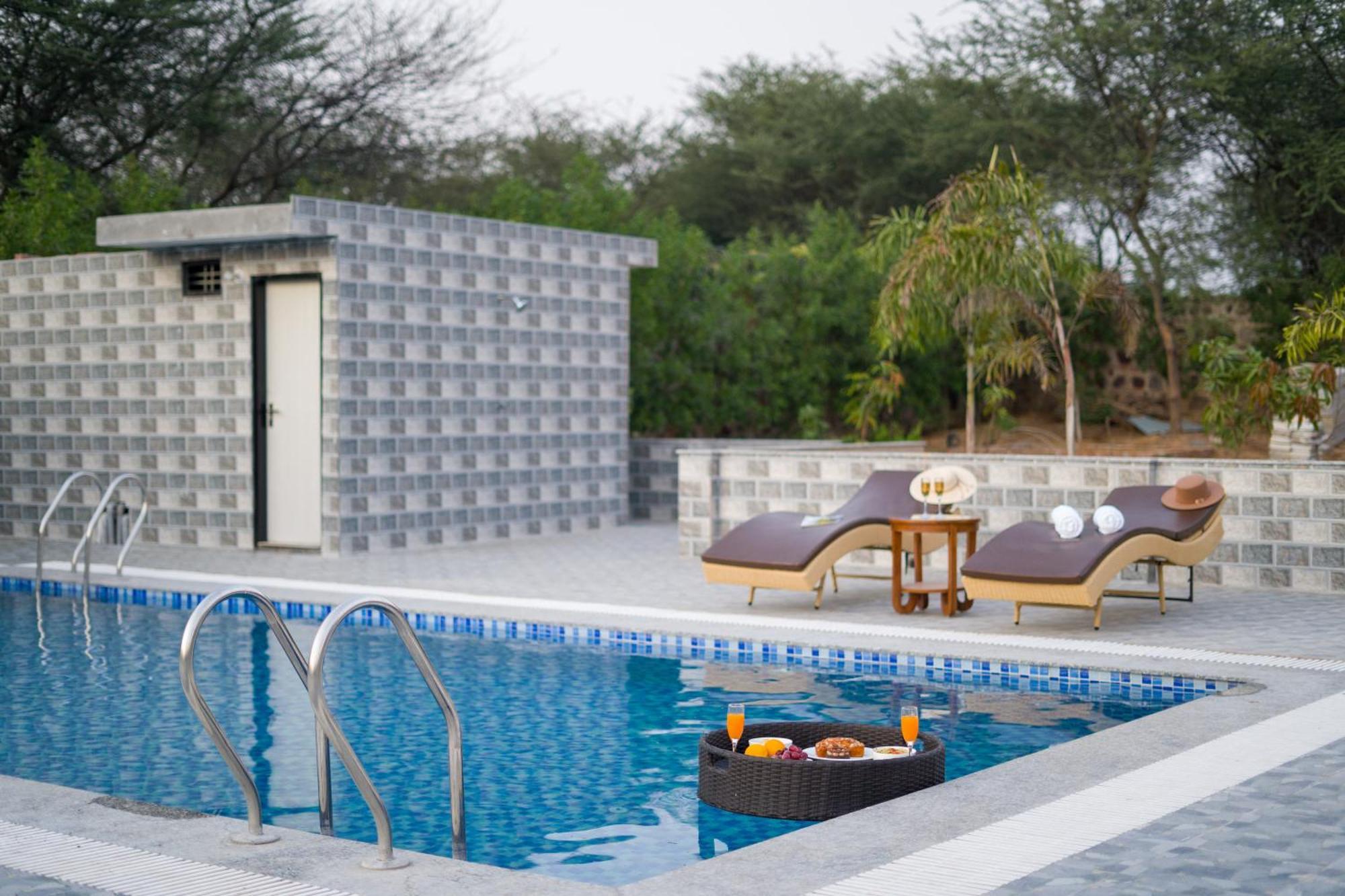 Elivaas 5 Bhk With Pvt Pool & Garden - Zenora Villa *