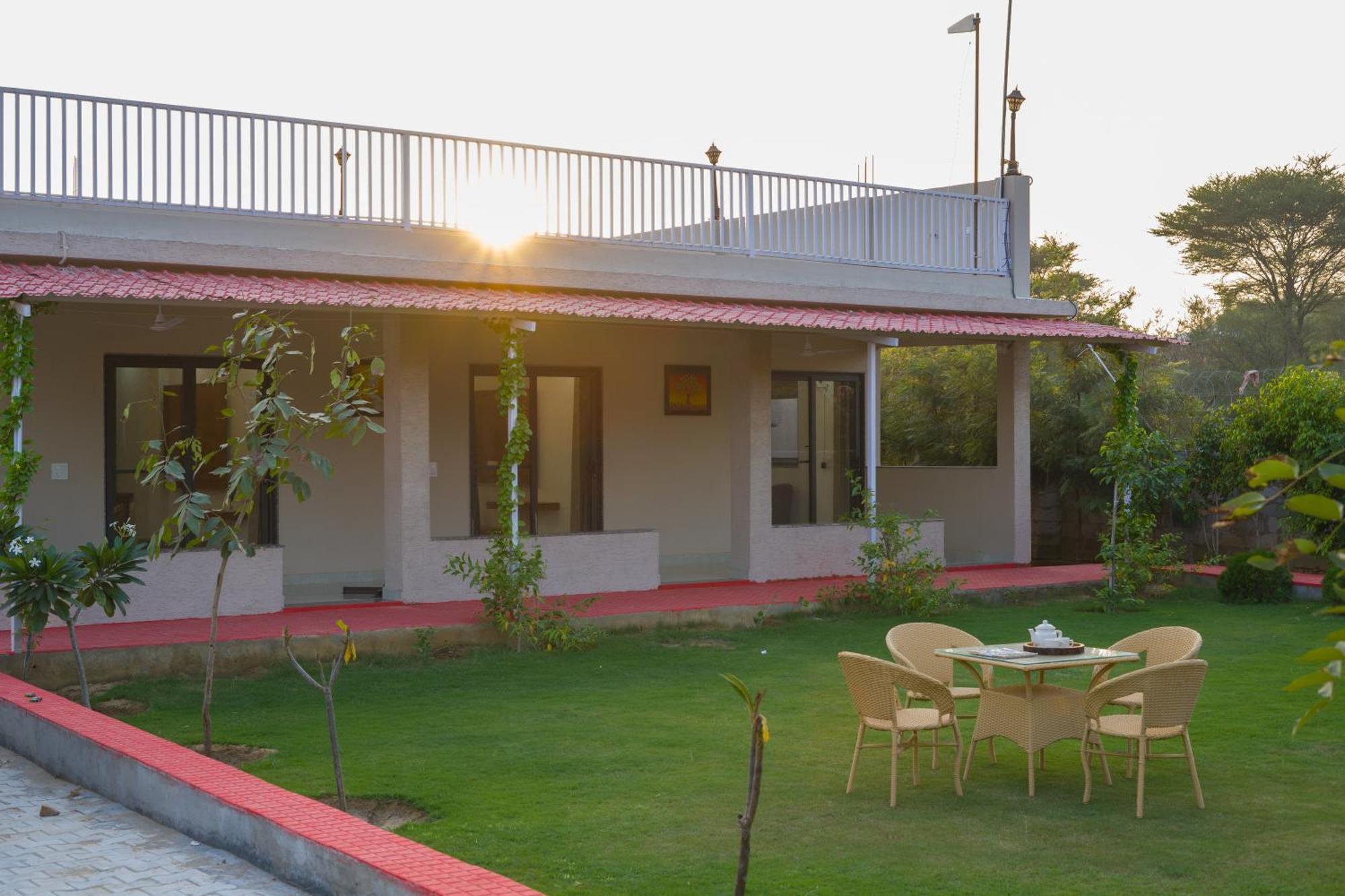 Elivaas 5 Bhk With Pvt Pool & Garden - Zenora Villa Gurgaon
