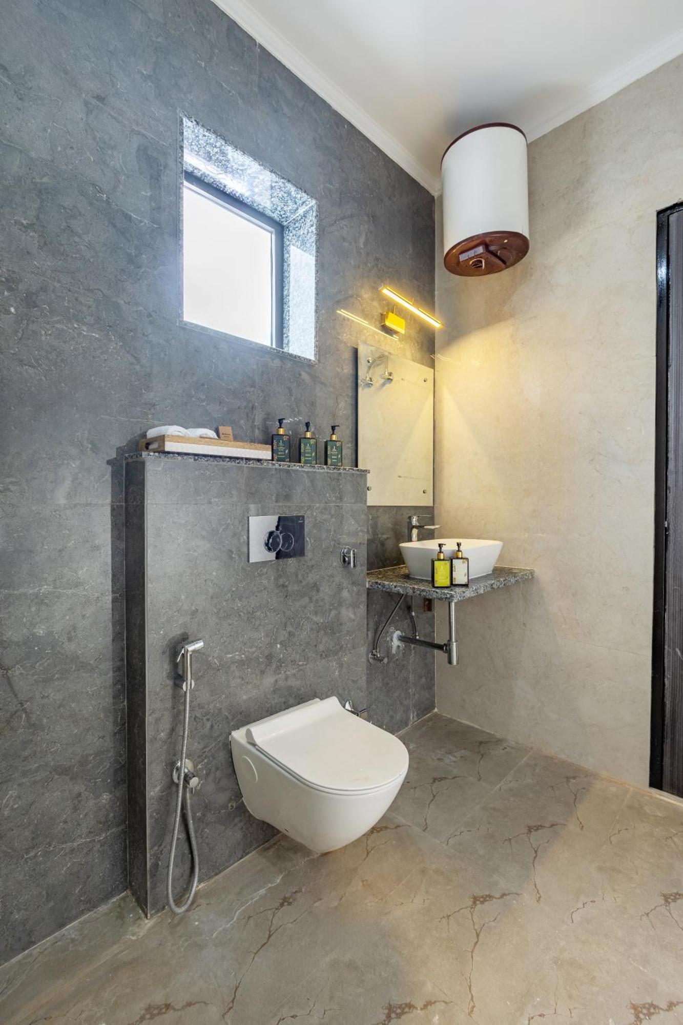 Villa Elivaas 5 Bhk With Pvt Pool & Garden - Zenora Gurgaon