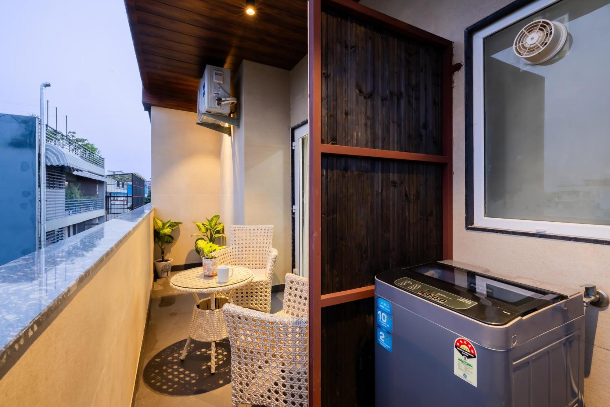 Aparthotel Kyomi Service *