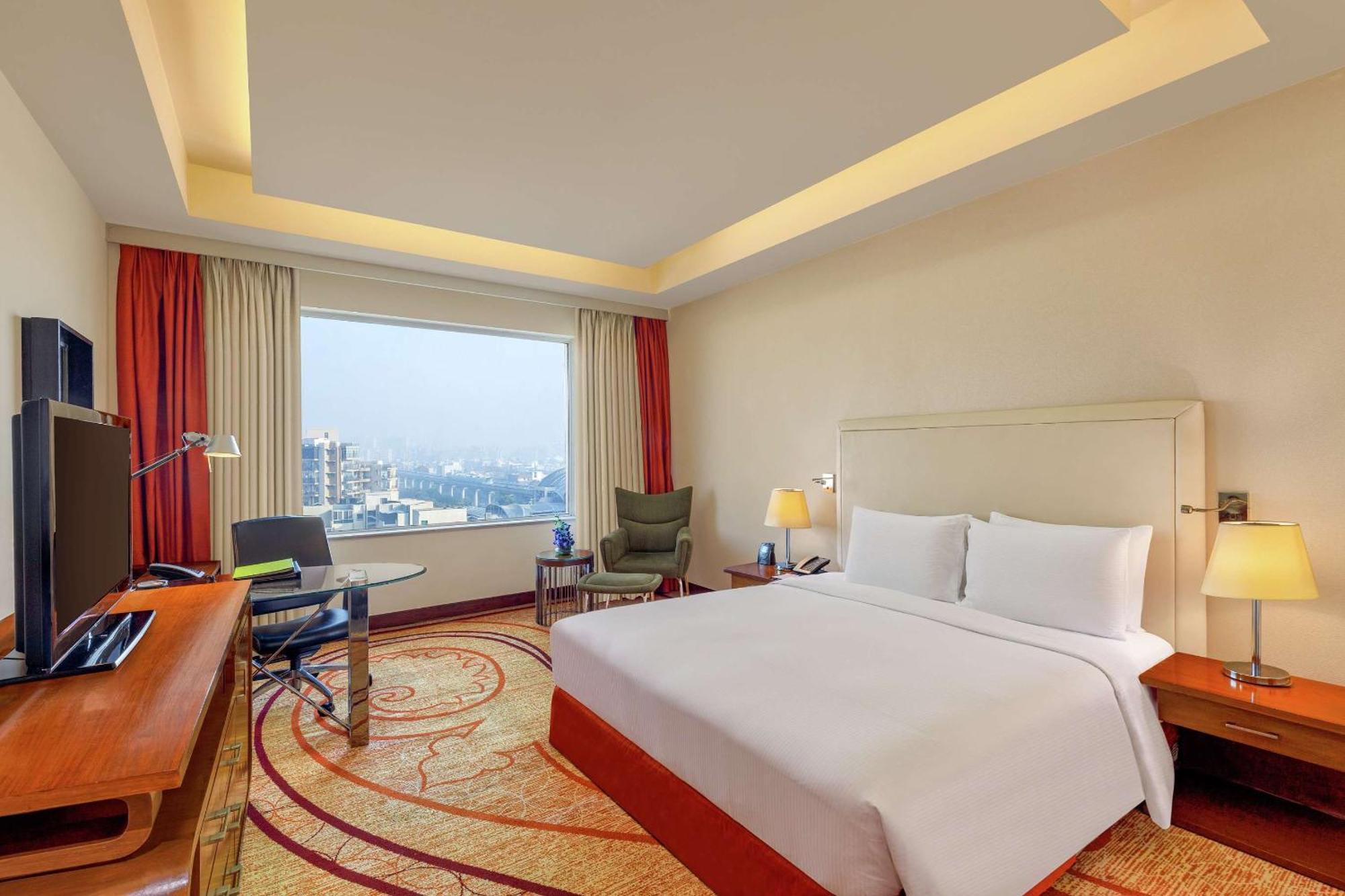 Hotel Doubletree By Hilton New Delhi Ncr 5*